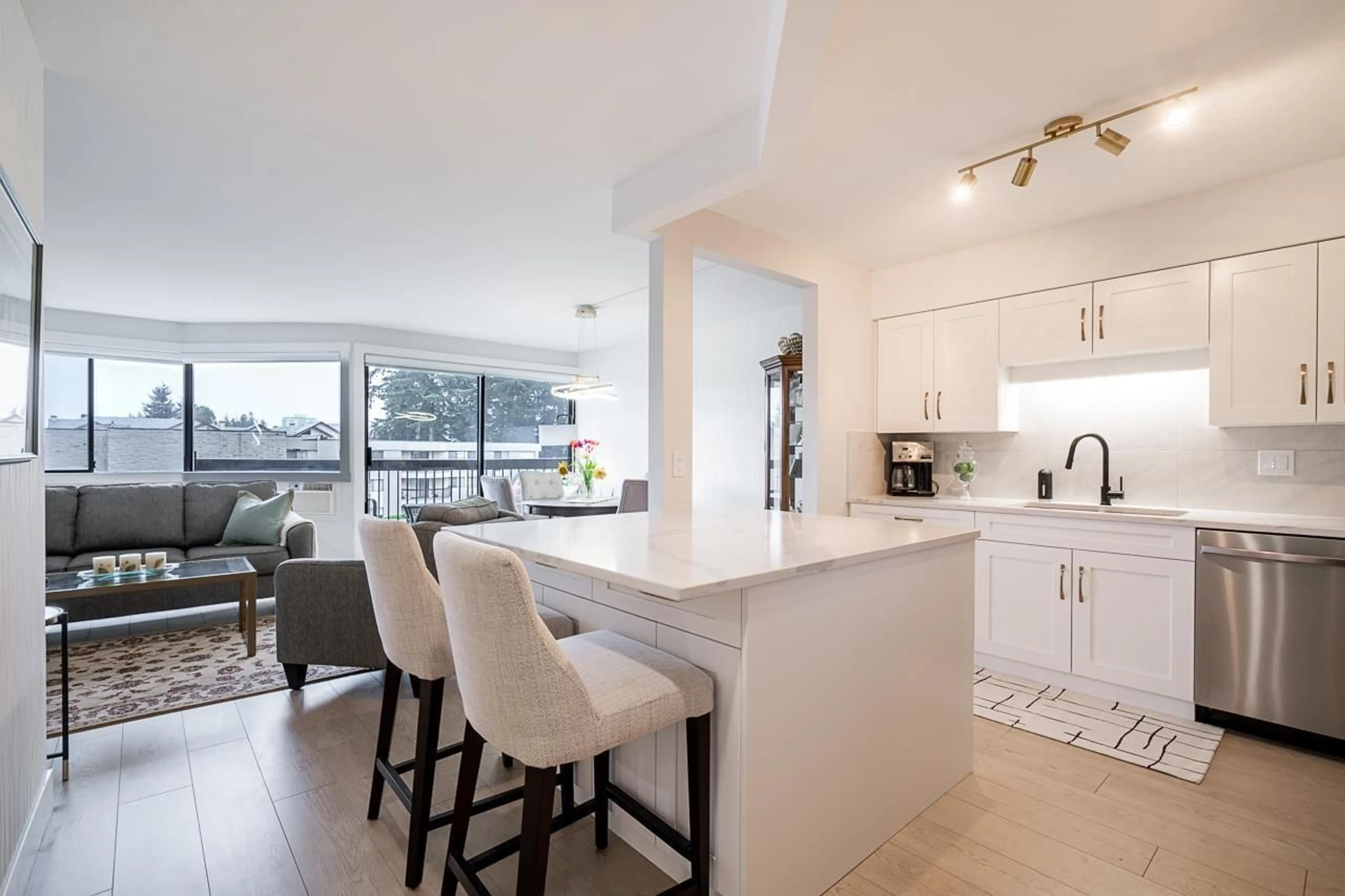 Open concept kitchen, unknown for 301 - 31955 OLD YALE, Abbotsford British Columbia V2T4N1
