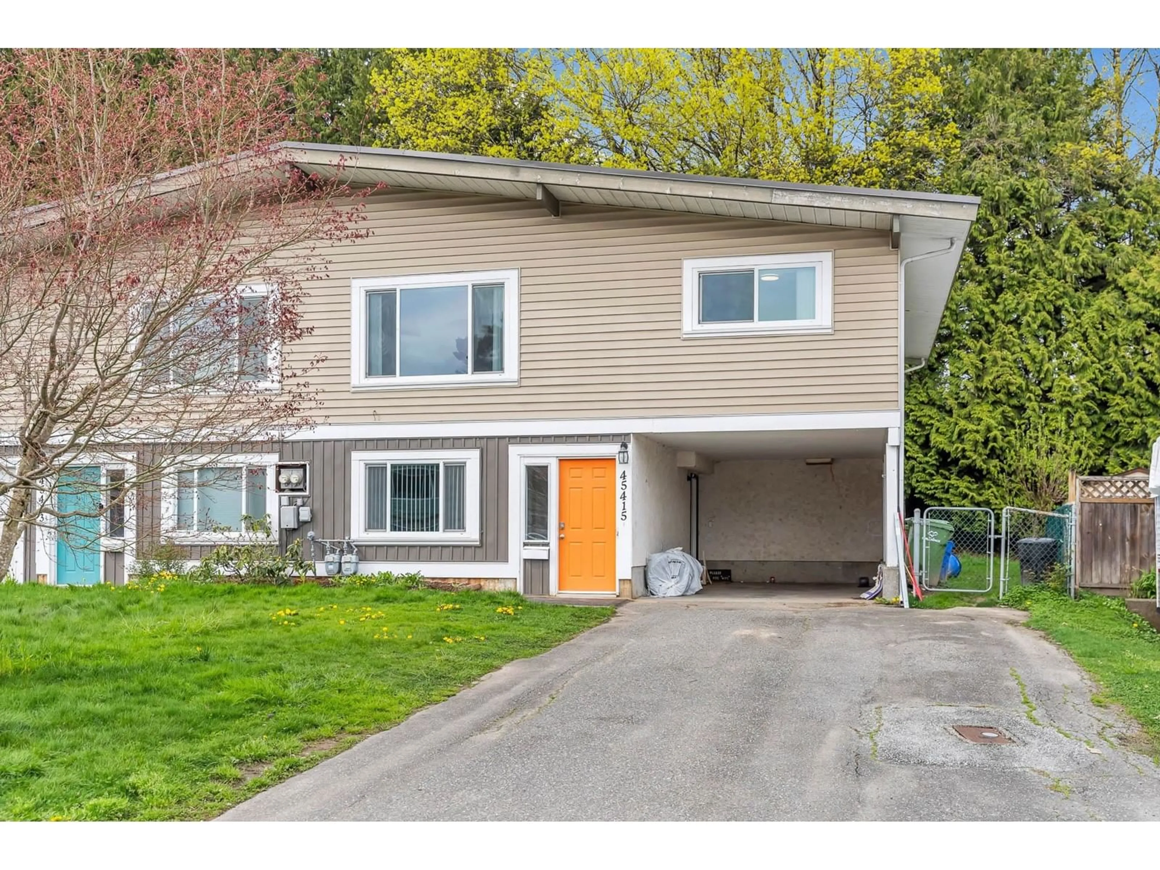 Home with vinyl exterior material, street for 45415 MCINTOSH DRIVE, Chilliwack British Columbia V2P6V4