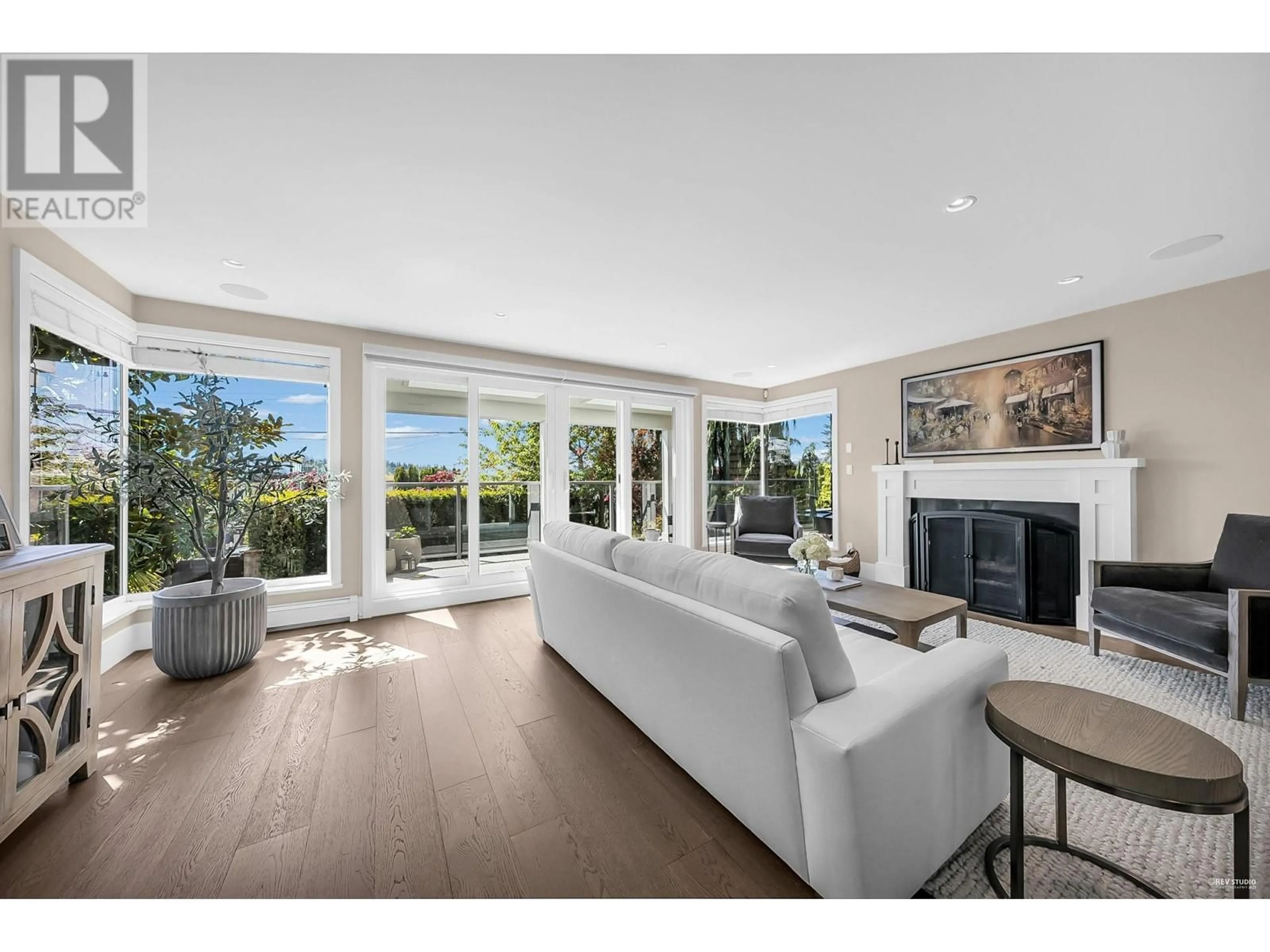 Unknown for 1251 CLYDE AVENUE, West Vancouver British Columbia V7T1E6