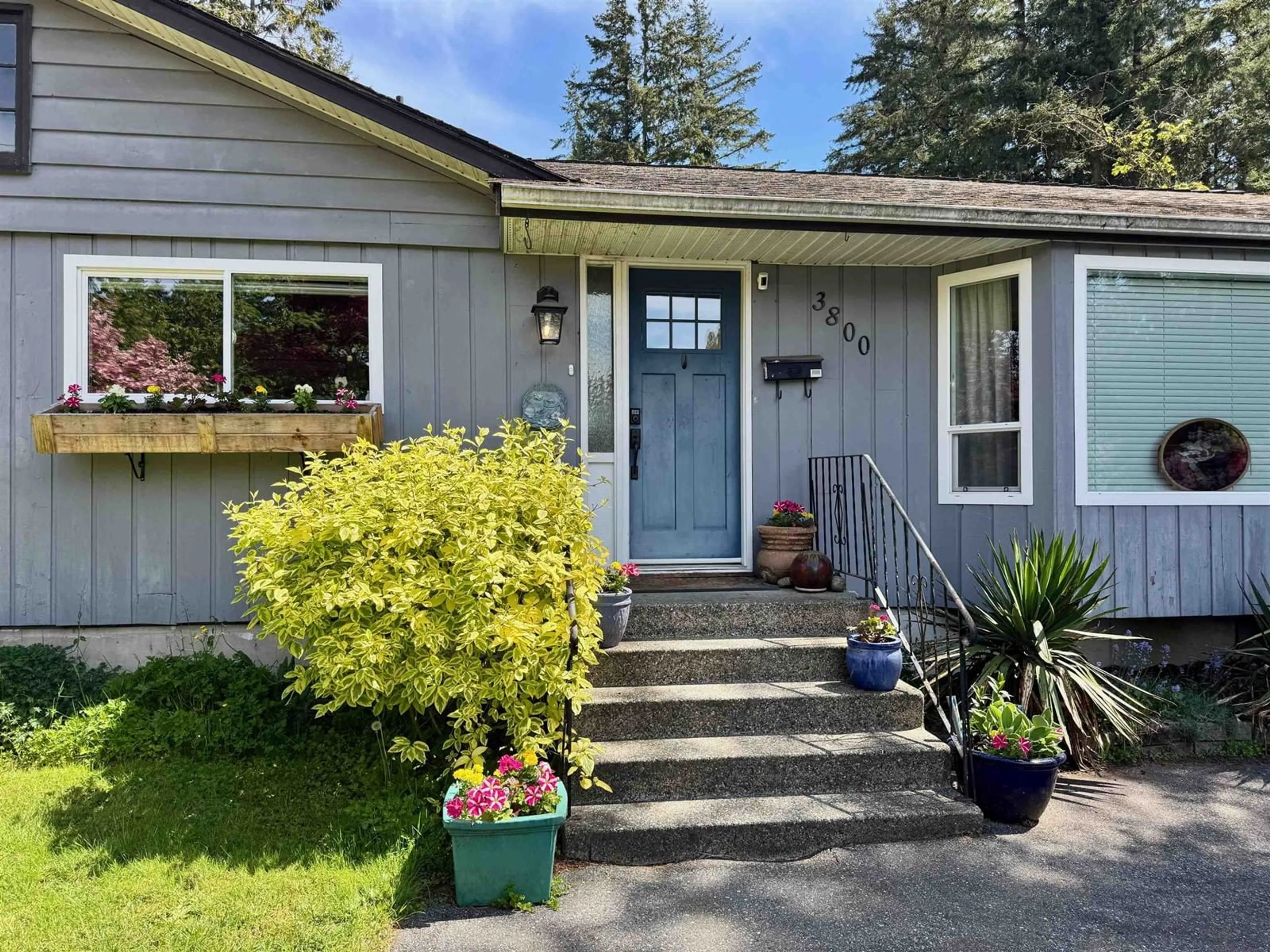 Home with vinyl exterior material, street for 3800 204, Langley British Columbia V3A1X4