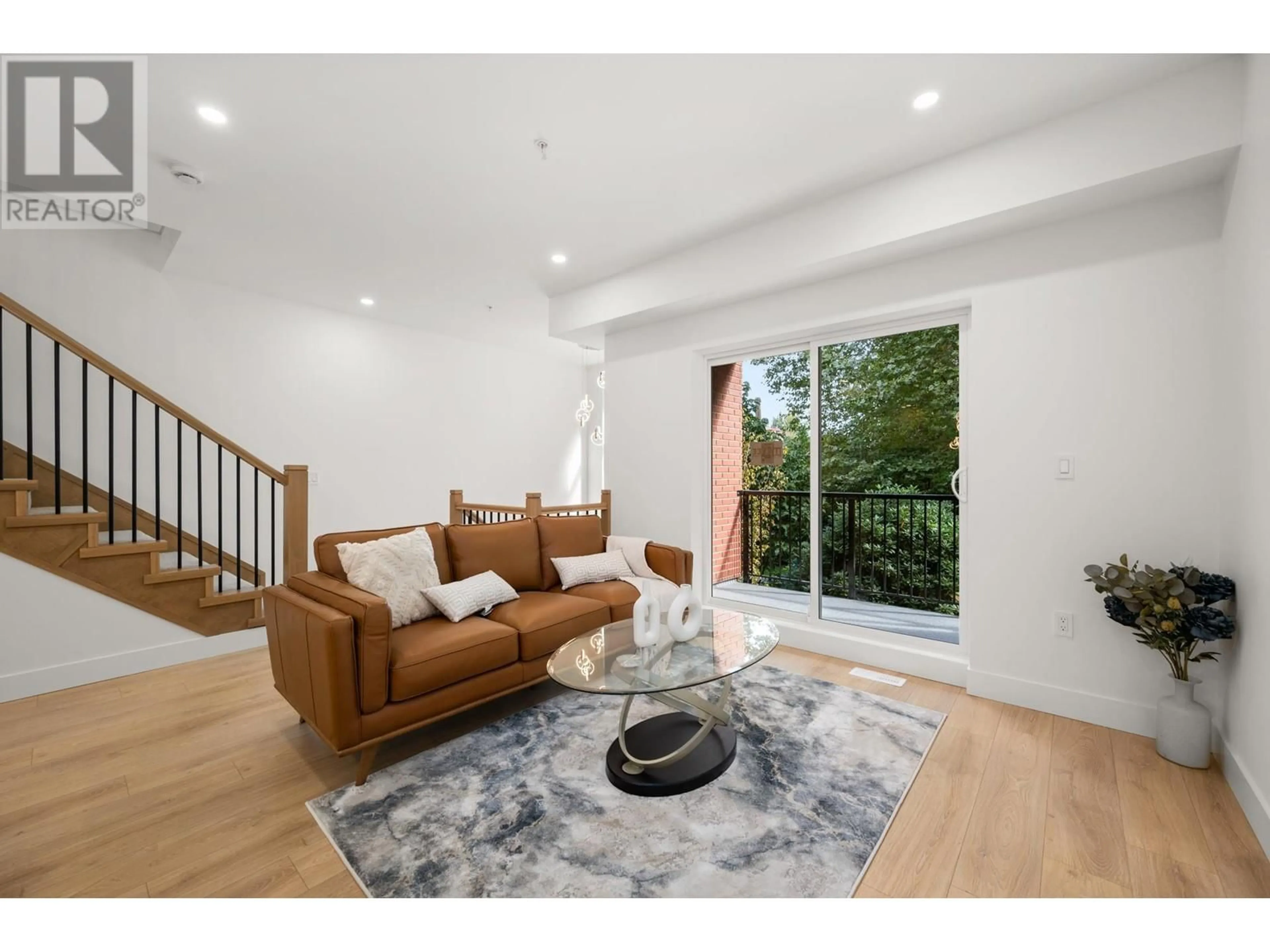 Living room with furniture, unknown for 4 - 2258 KELLY AVENUE, Port Coquitlam British Columbia V3C1X9