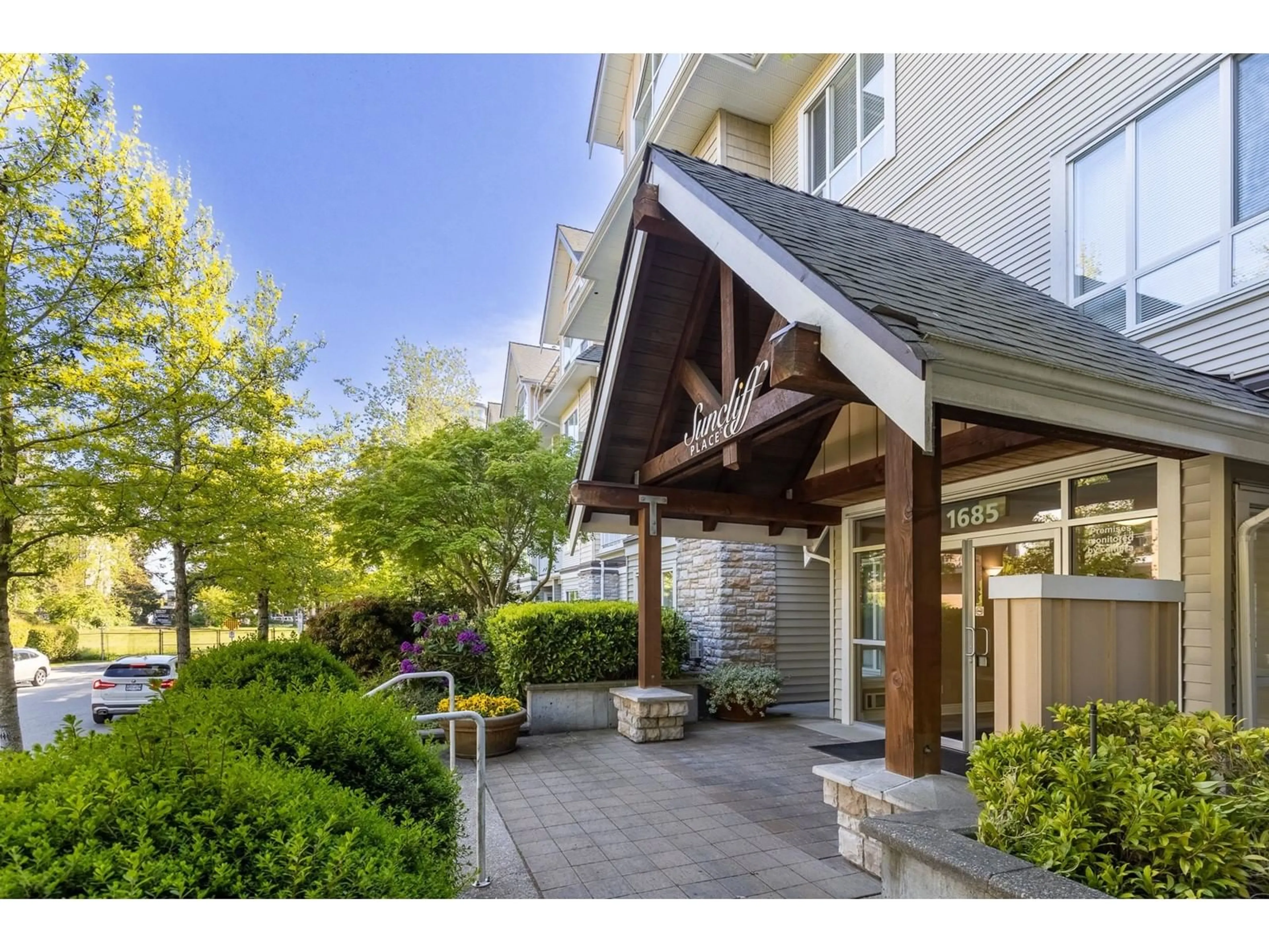 Unknown for 208 - 1685 152A, Surrey British Columbia V4A9Y1