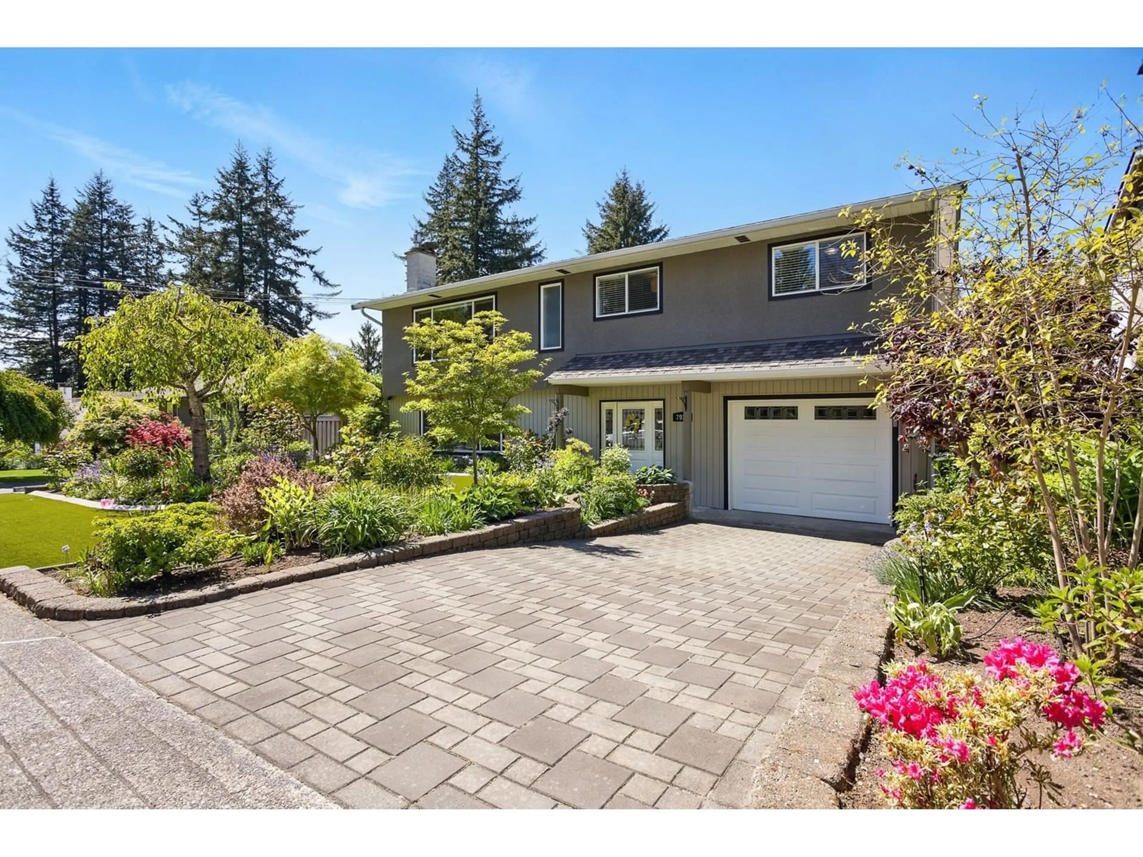 Home with vinyl exterior material, street for 7923 109A, Delta British Columbia V4C4G7