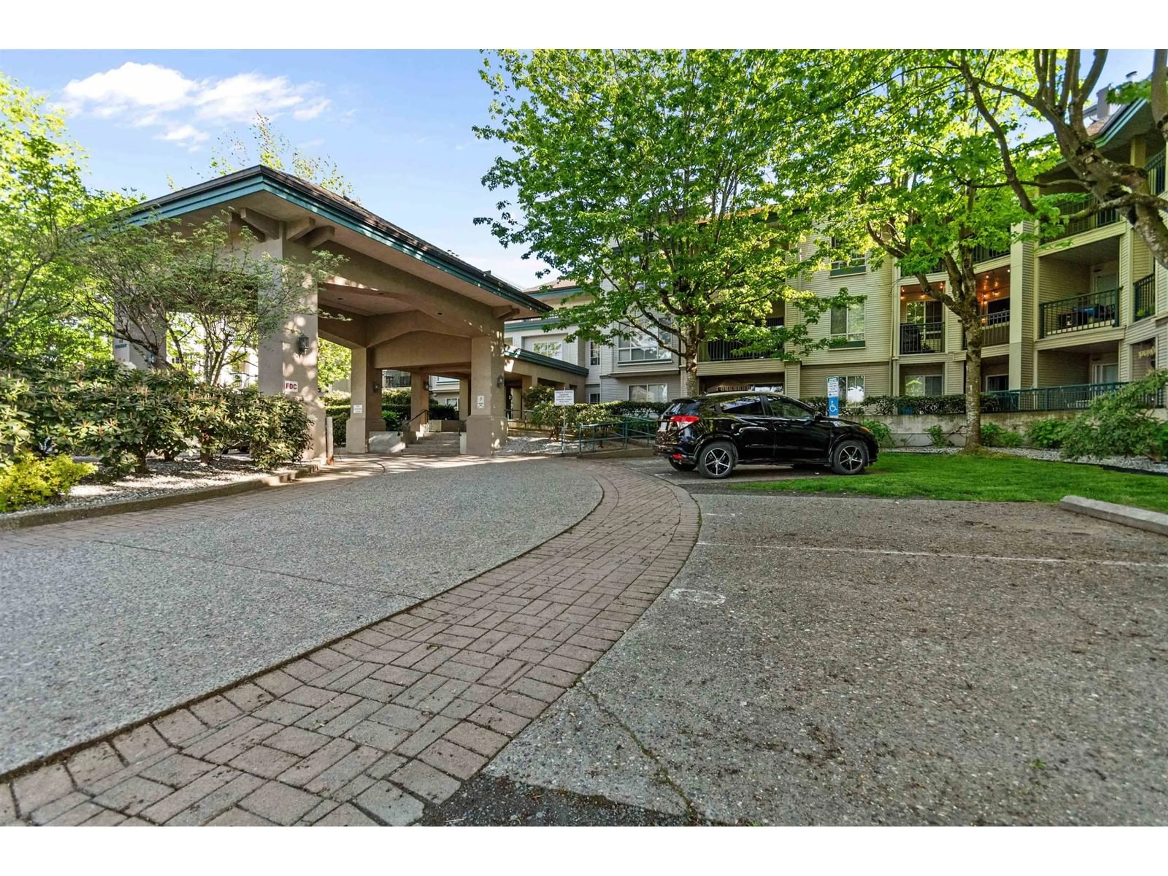 Unknown for 202 - 19528 FRASER, Surrey British Columbia V3S8P4