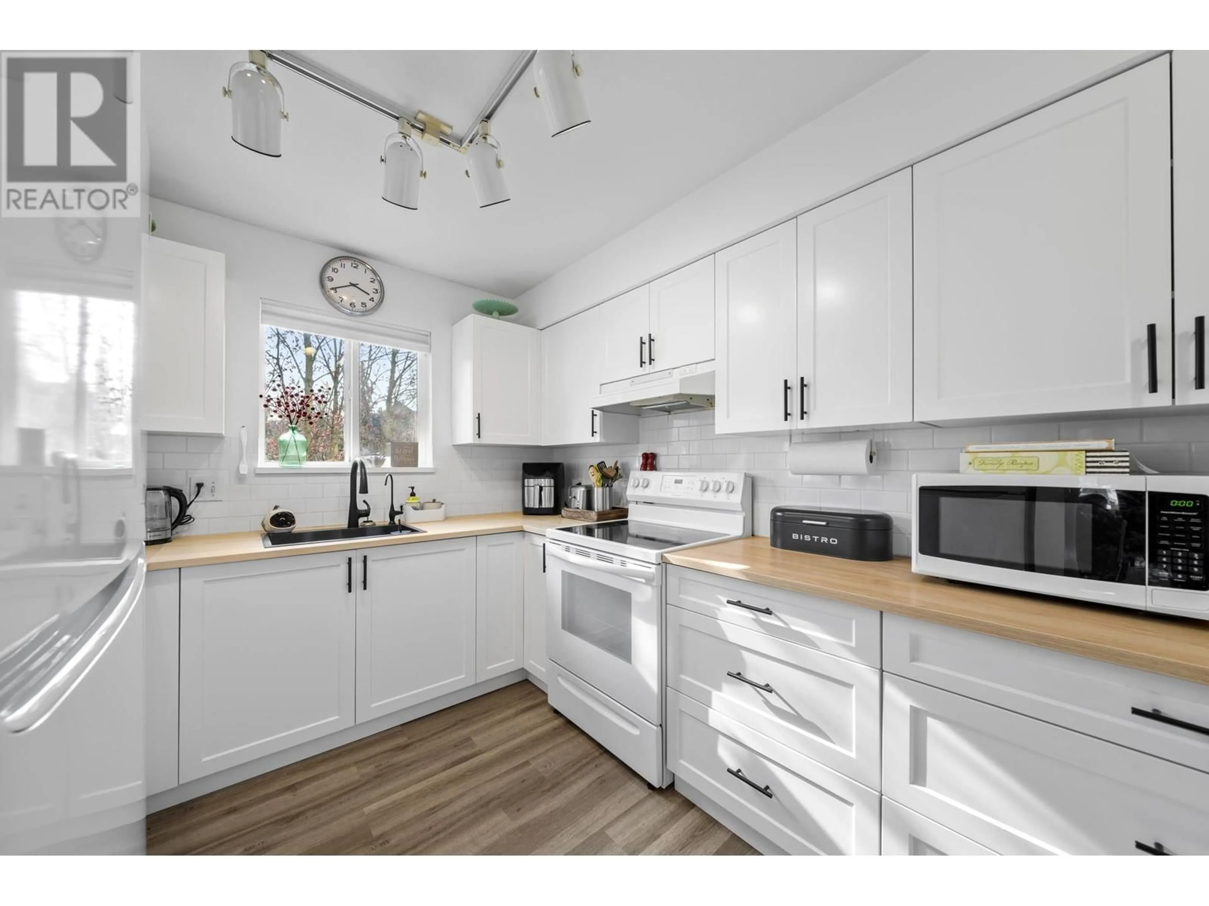 Standard kitchen, wood/laminate floor for 309 - 2620 JANE STREET, Port Coquitlam British Columbia V3C6J3