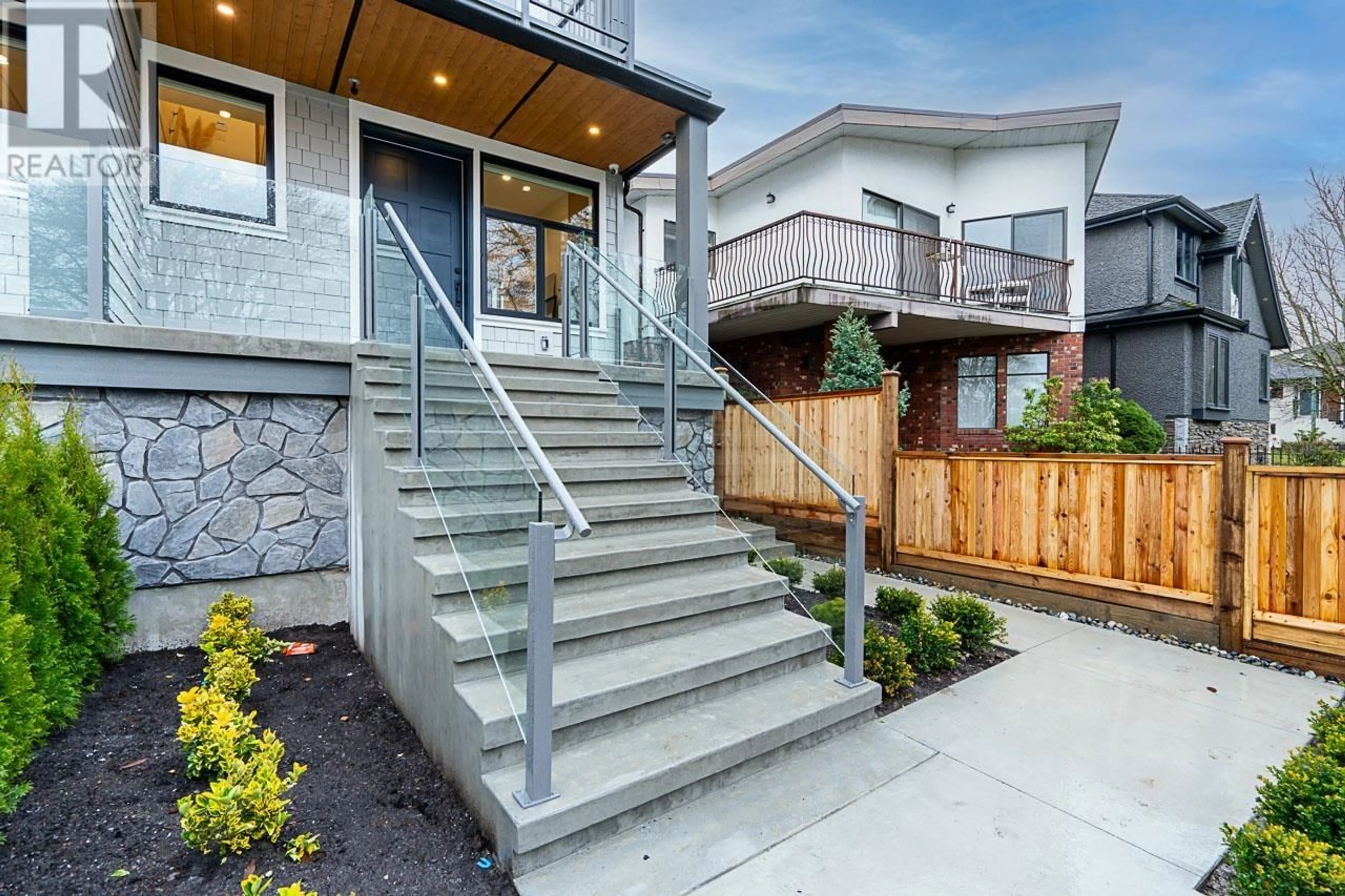 Unknown for 3468 MONS DRIVE, Vancouver British Columbia V5M3E6