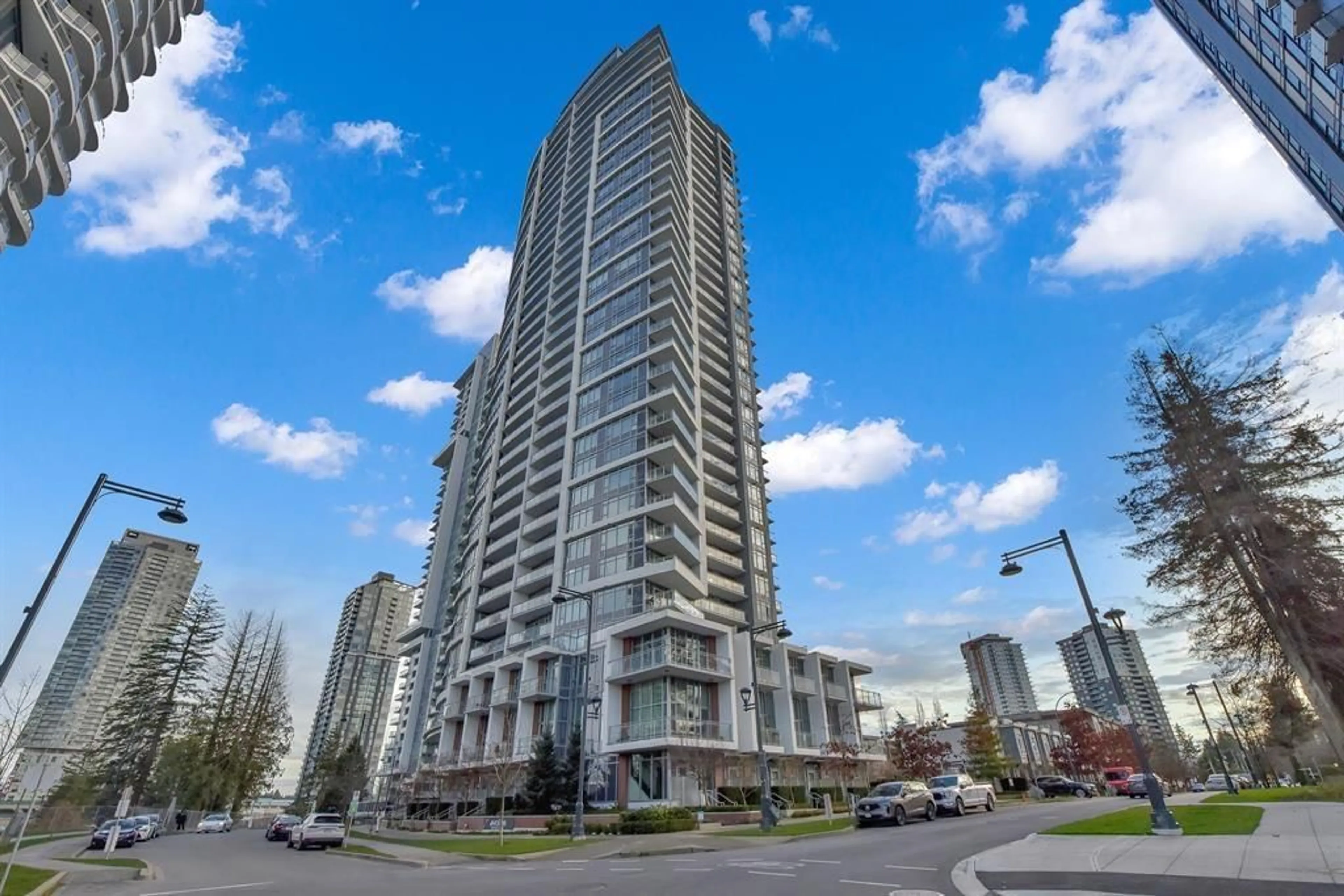 Patio, building for 803 - 13308 CENTRAL, Surrey British Columbia V3T0M4