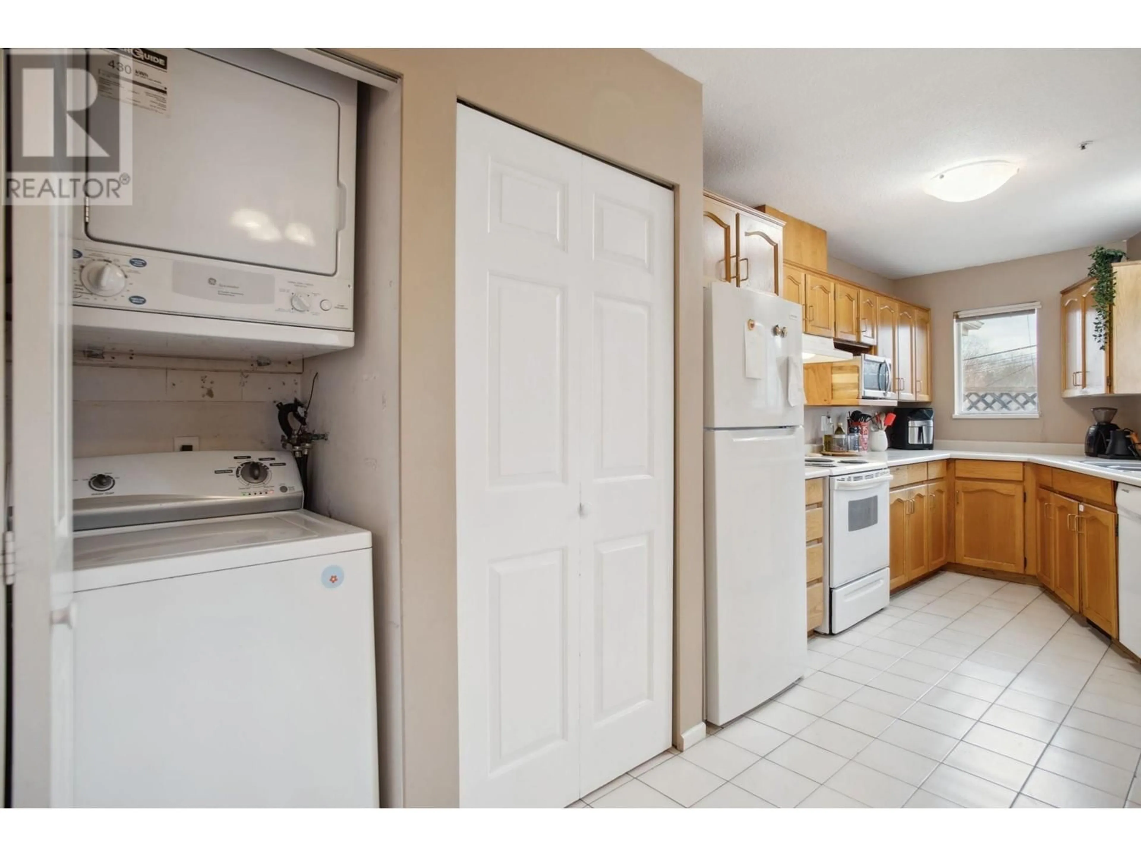 Standard kitchen, unknown for 3738 FRASER STREET, Vancouver British Columbia V5V4E1