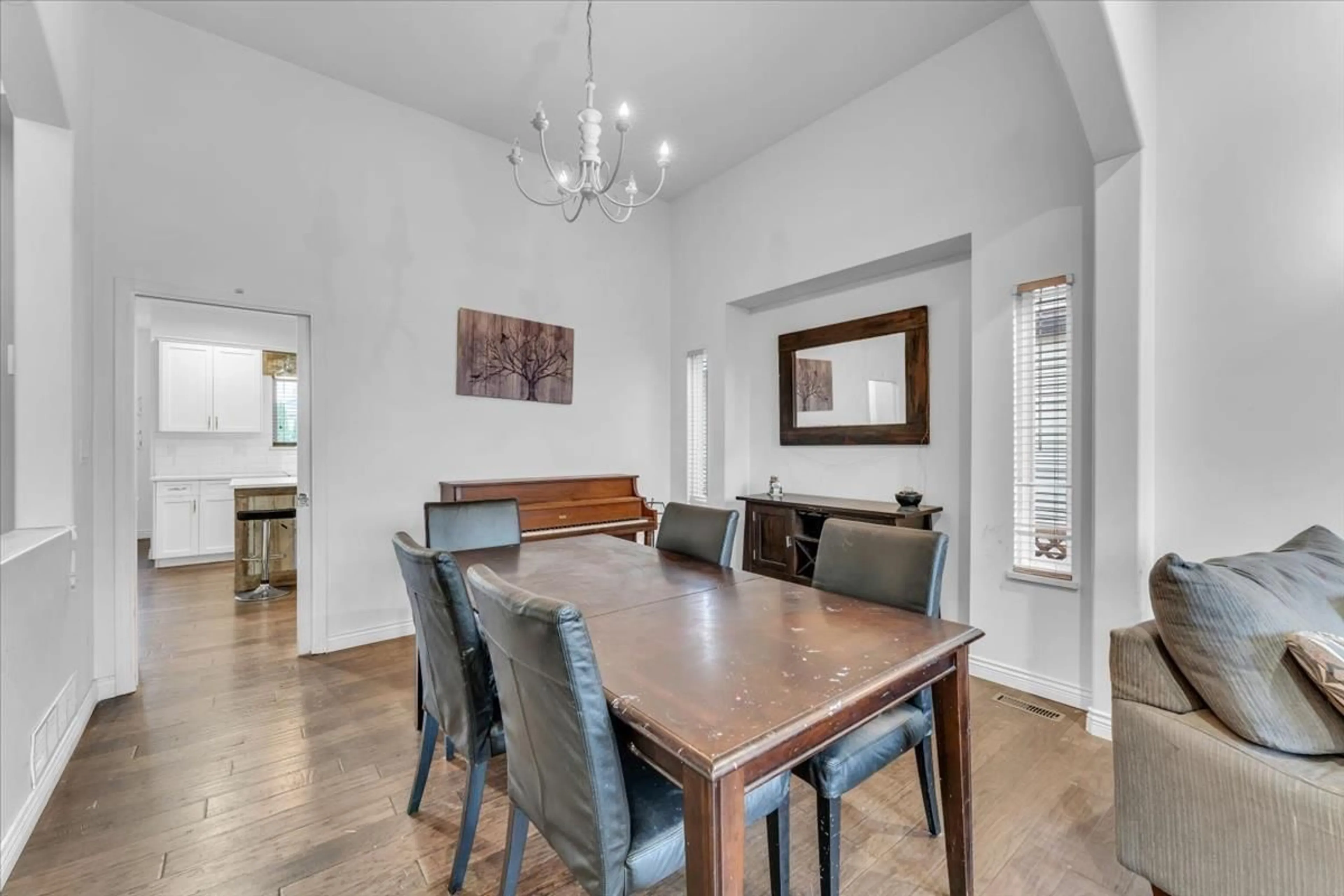 Dining room, wood/laminate floor for 16955 84, Surrey British Columbia V4N4V3