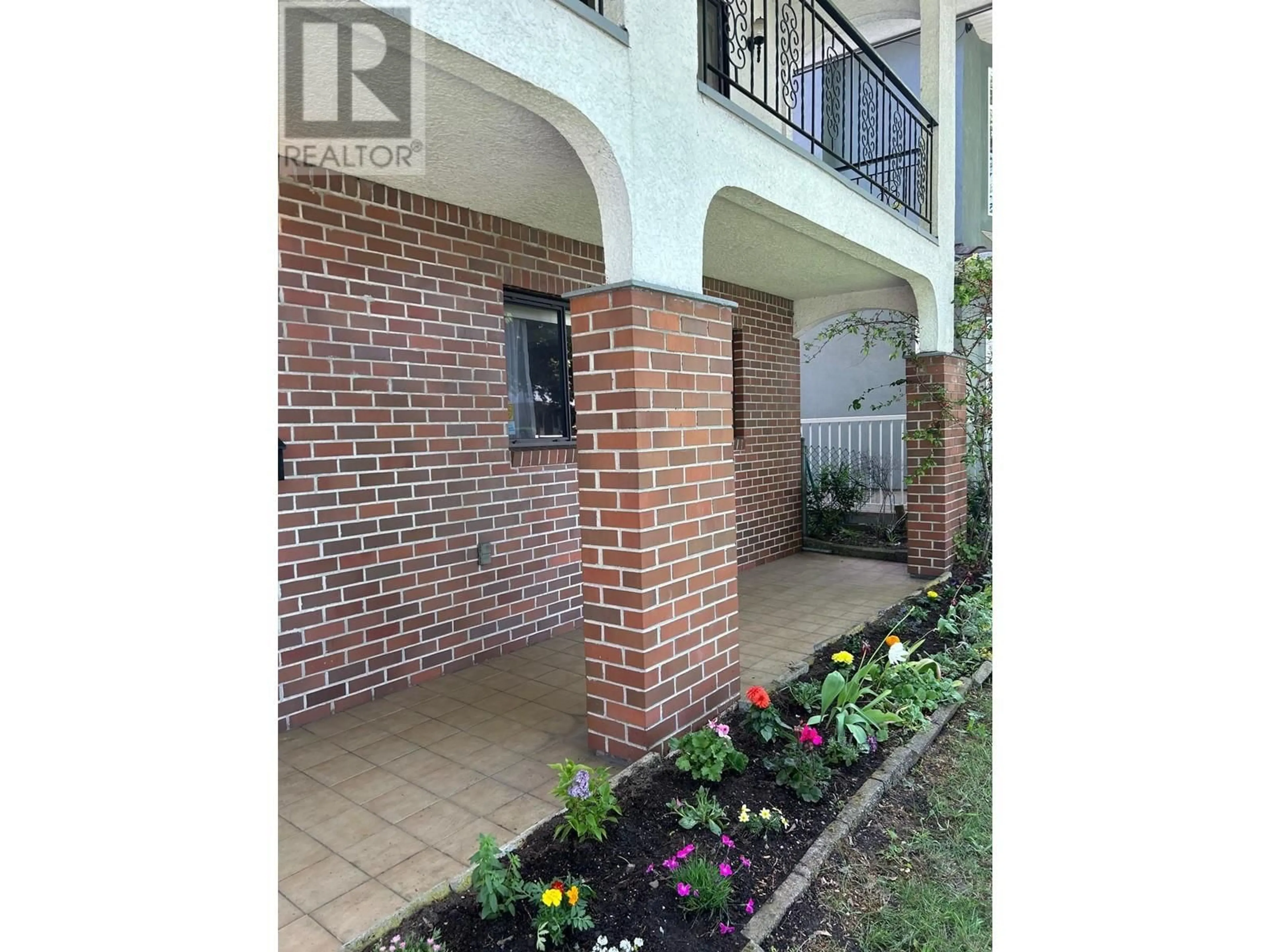 A pic from outside/outdoor area/front of a property/back of a property/a pic from drone, street for 5412 RHODES STREET, Vancouver British Columbia V5R3N9