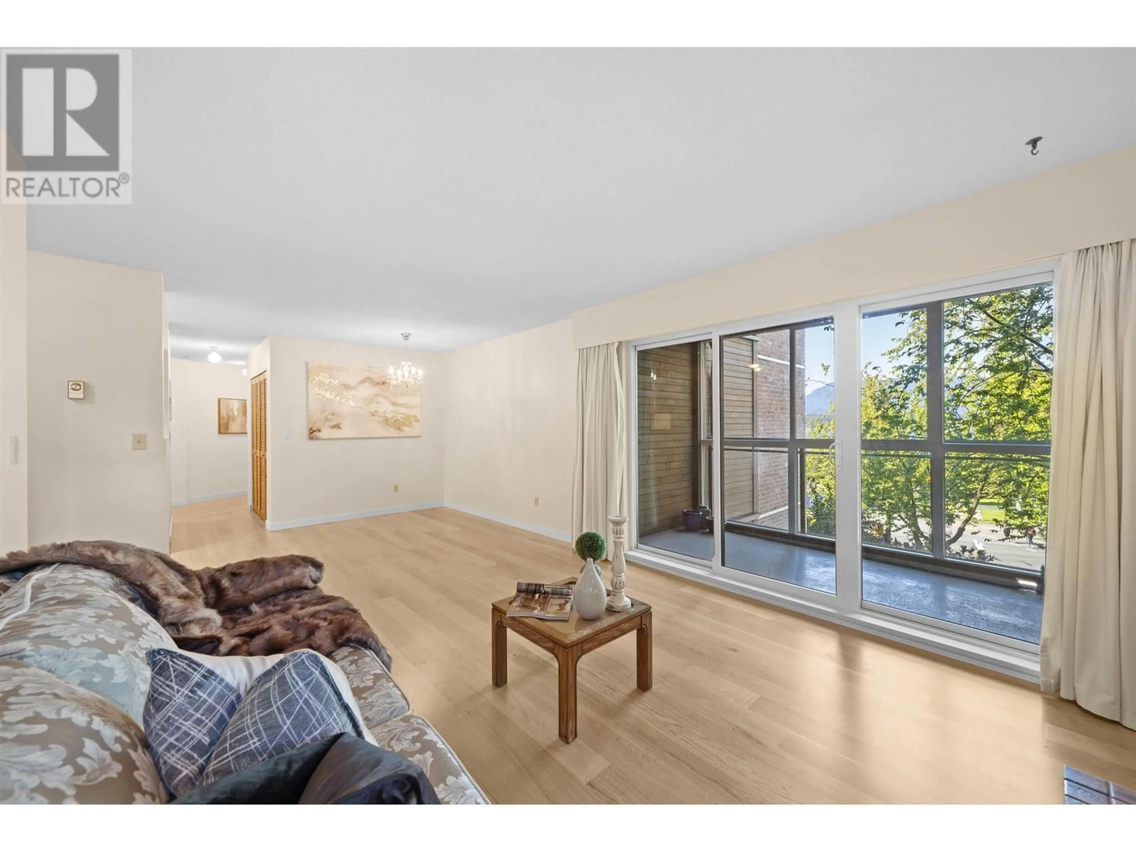Unknown for 303 - 2410 CORNWALL AVENUE, Vancouver British Columbia V6K1B8