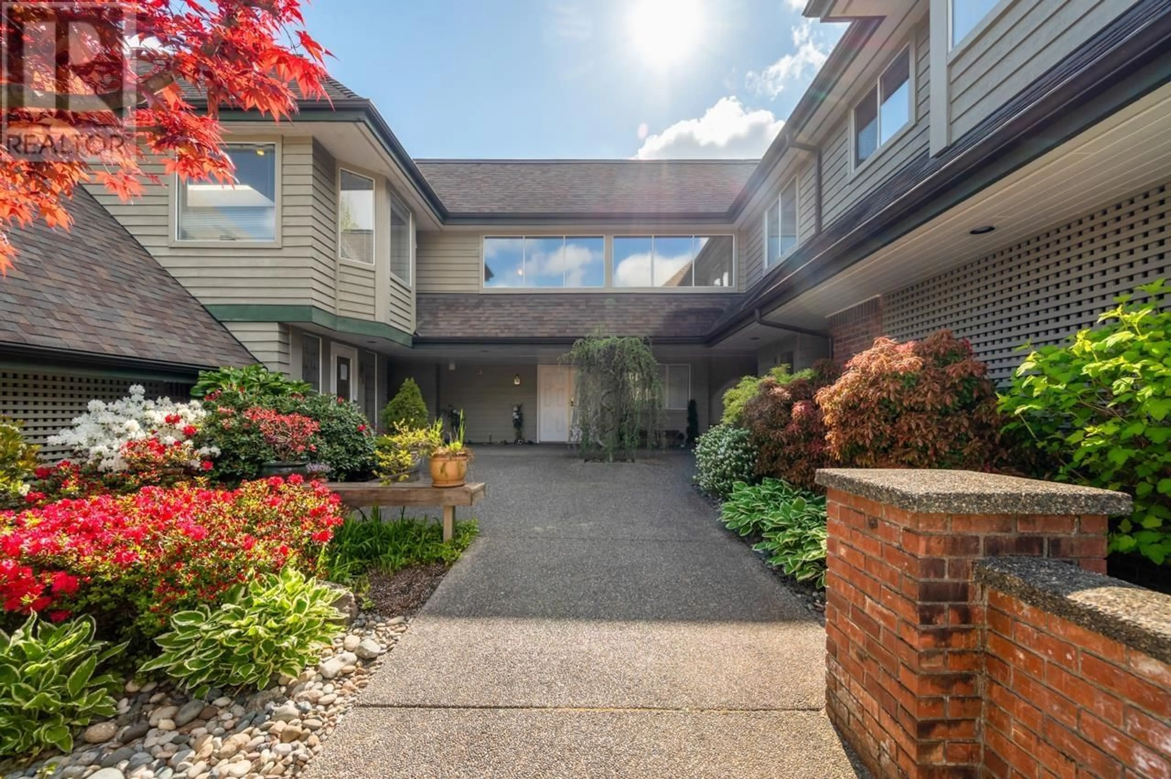 Unknown for 3985 CREEKSIDE PLACE, Burnaby British Columbia V5G4P8