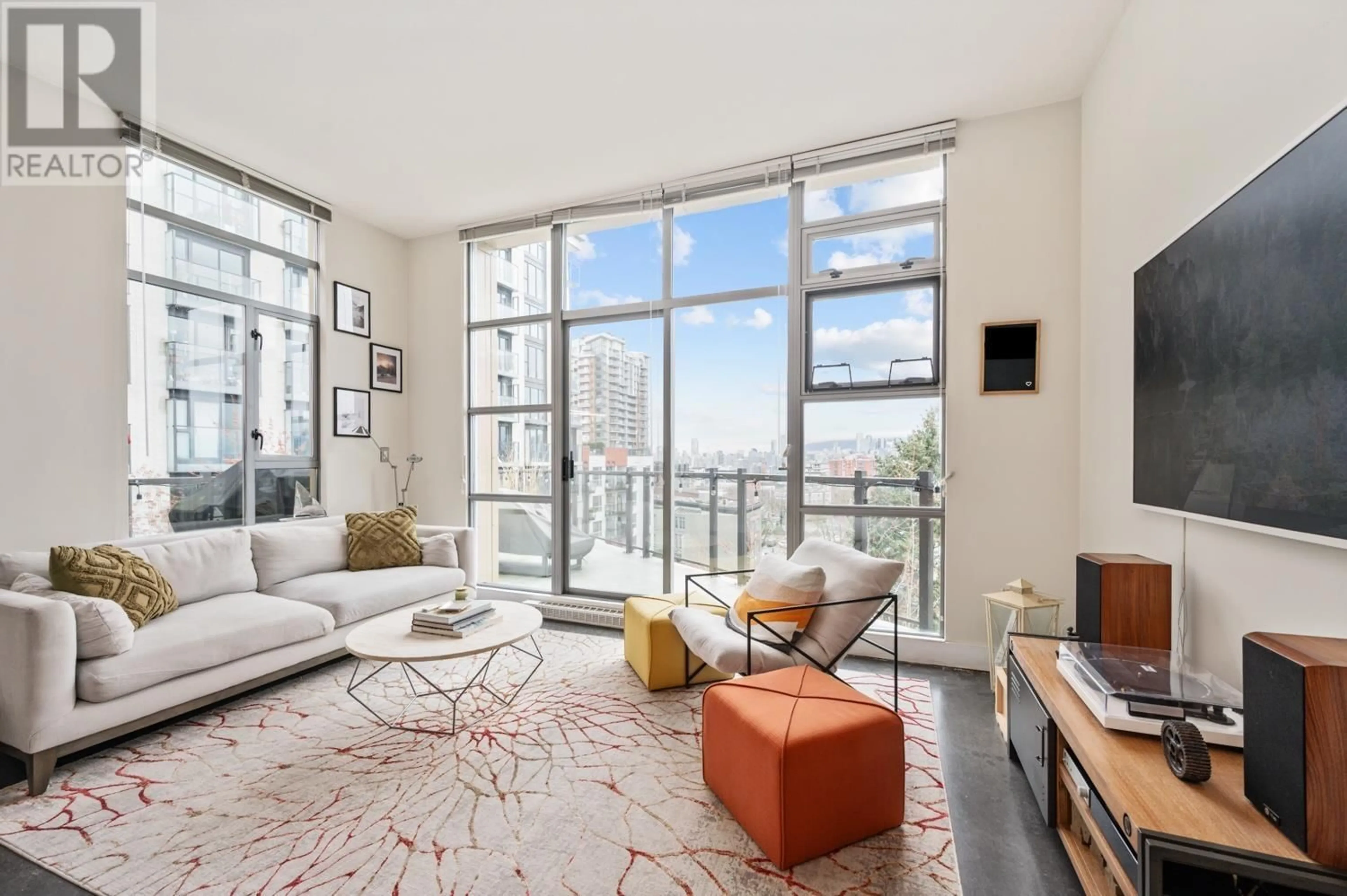 Living room with furniture, unknown for 606 - 2635 PRINCE EDWARD STREET, Vancouver British Columbia V5T4V7