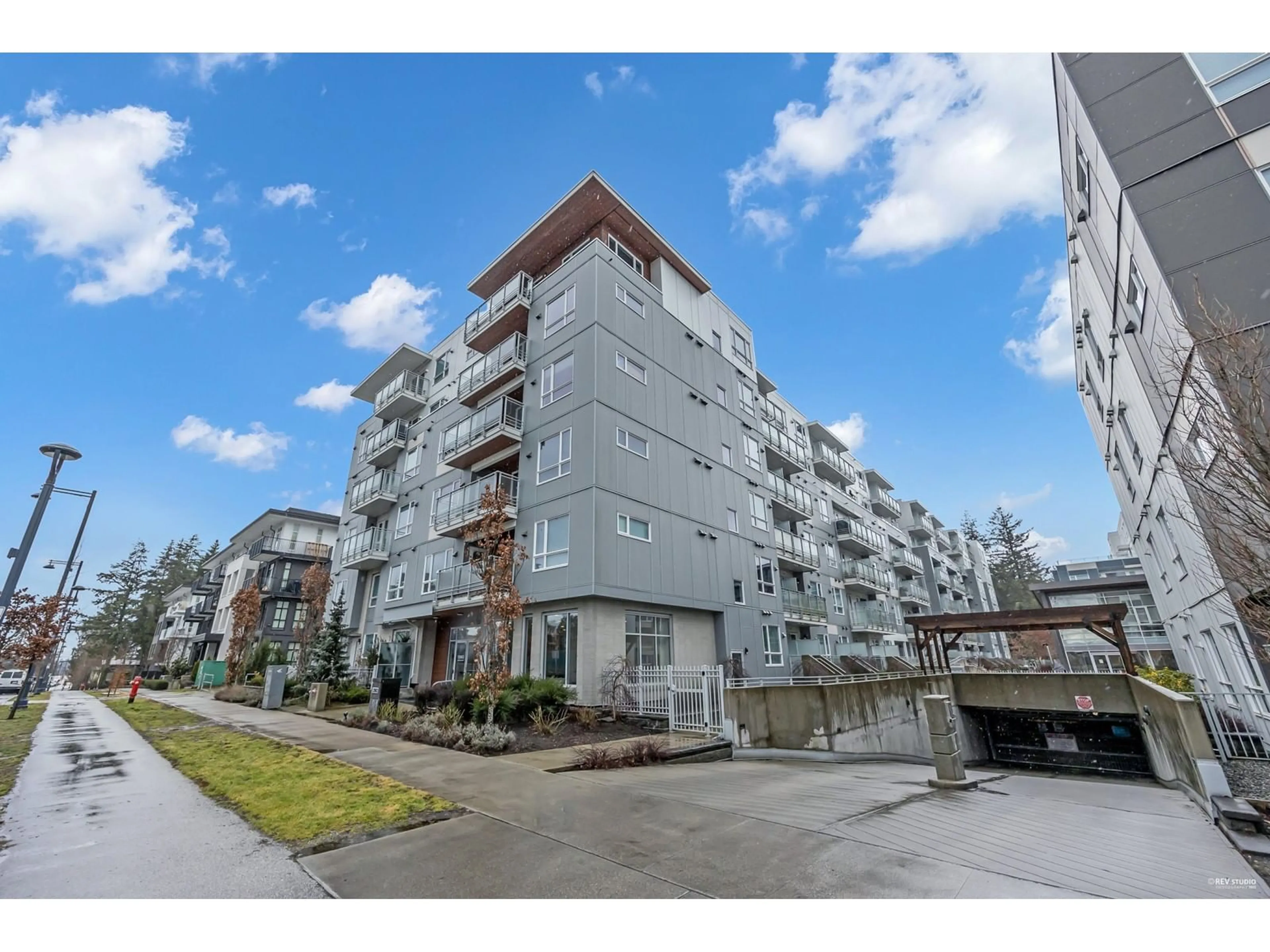 Patio, street for 326 - 13963 105, Surrey British Columbia V3T0M9