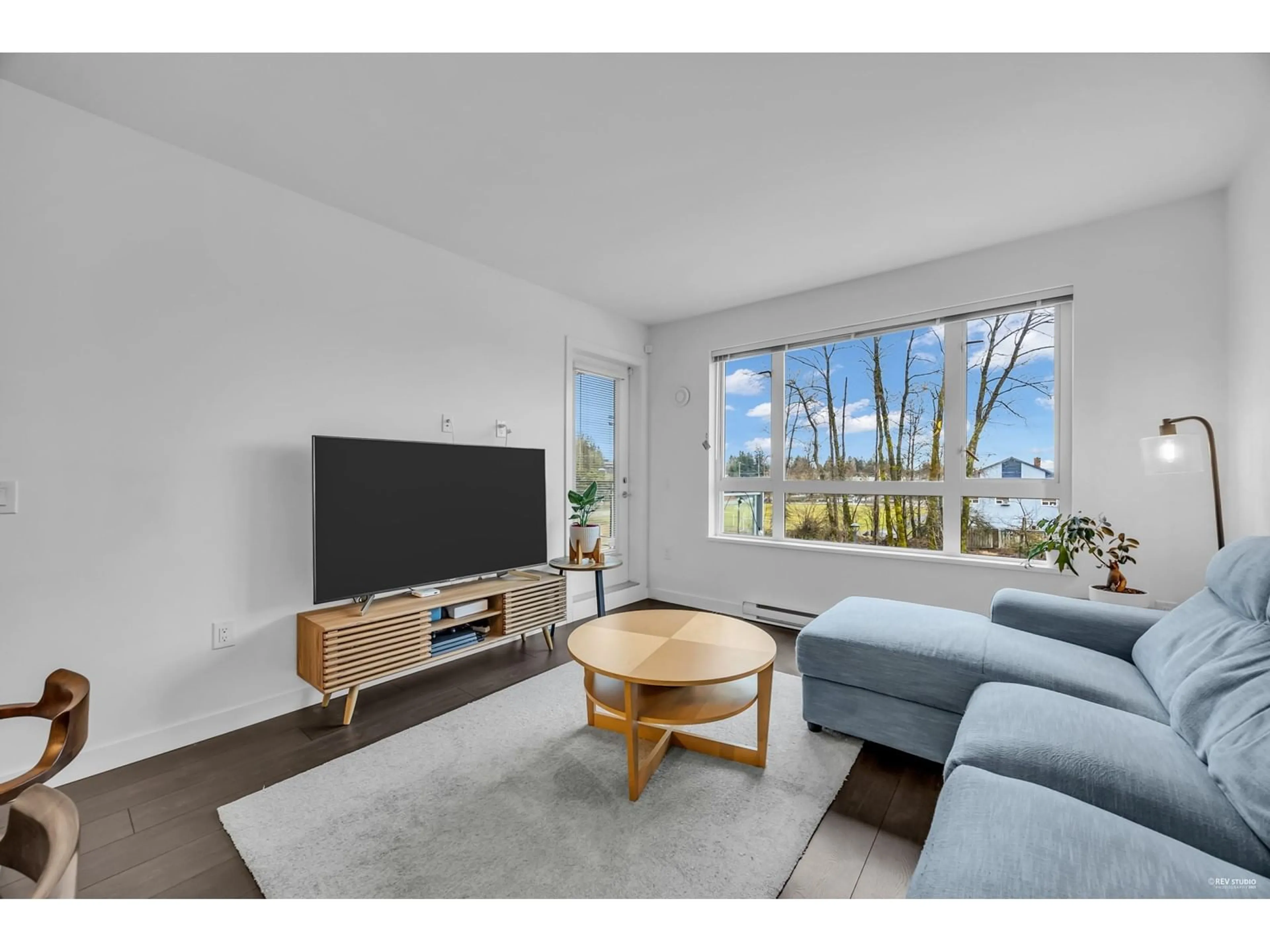 Living room with furniture, unknown for 326 - 13963 105, Surrey British Columbia V3T0M9