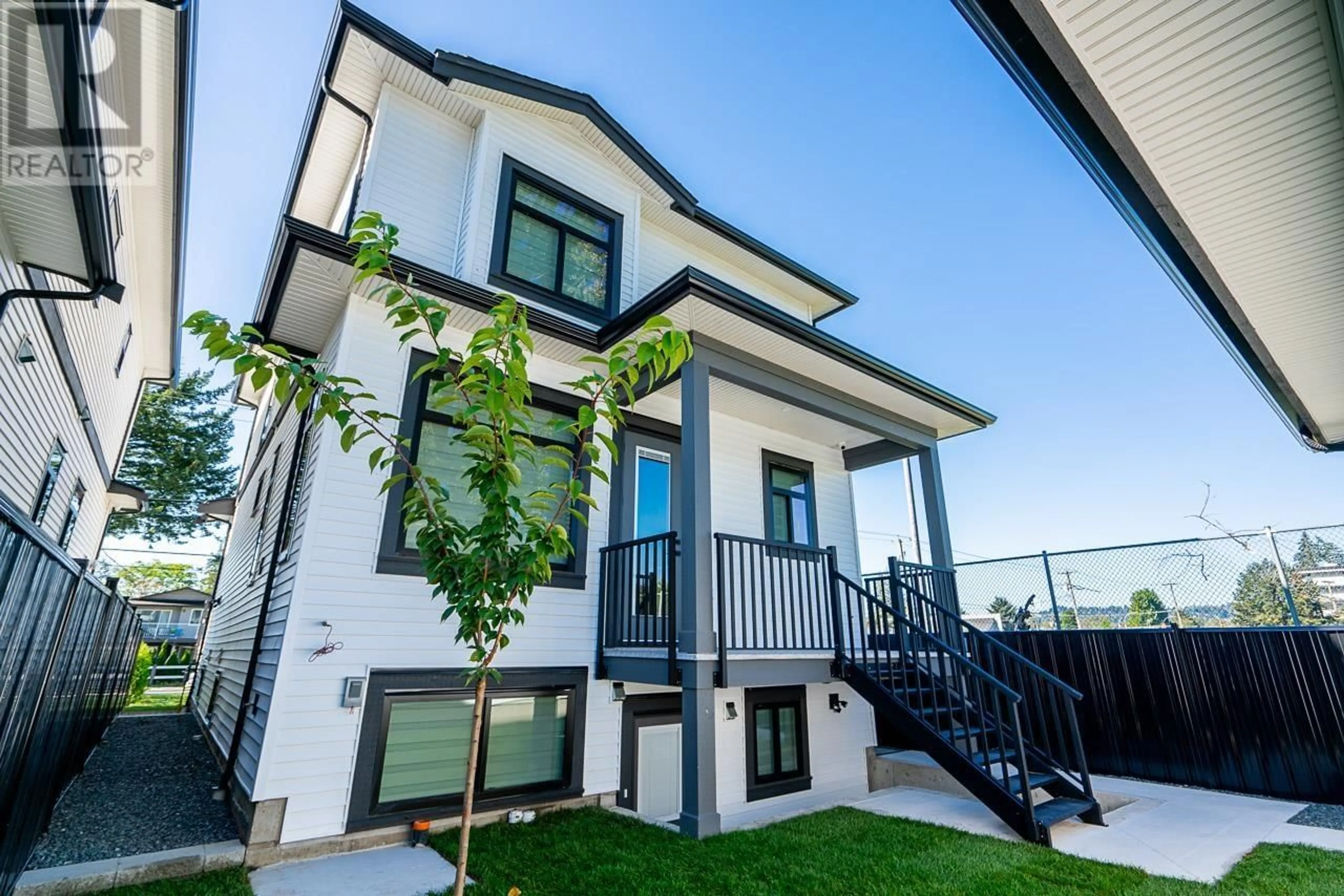 Home with vinyl exterior material, street for 1941 PRAIRIE AVENUE, Port Coquitlam British Columbia V3B1V5