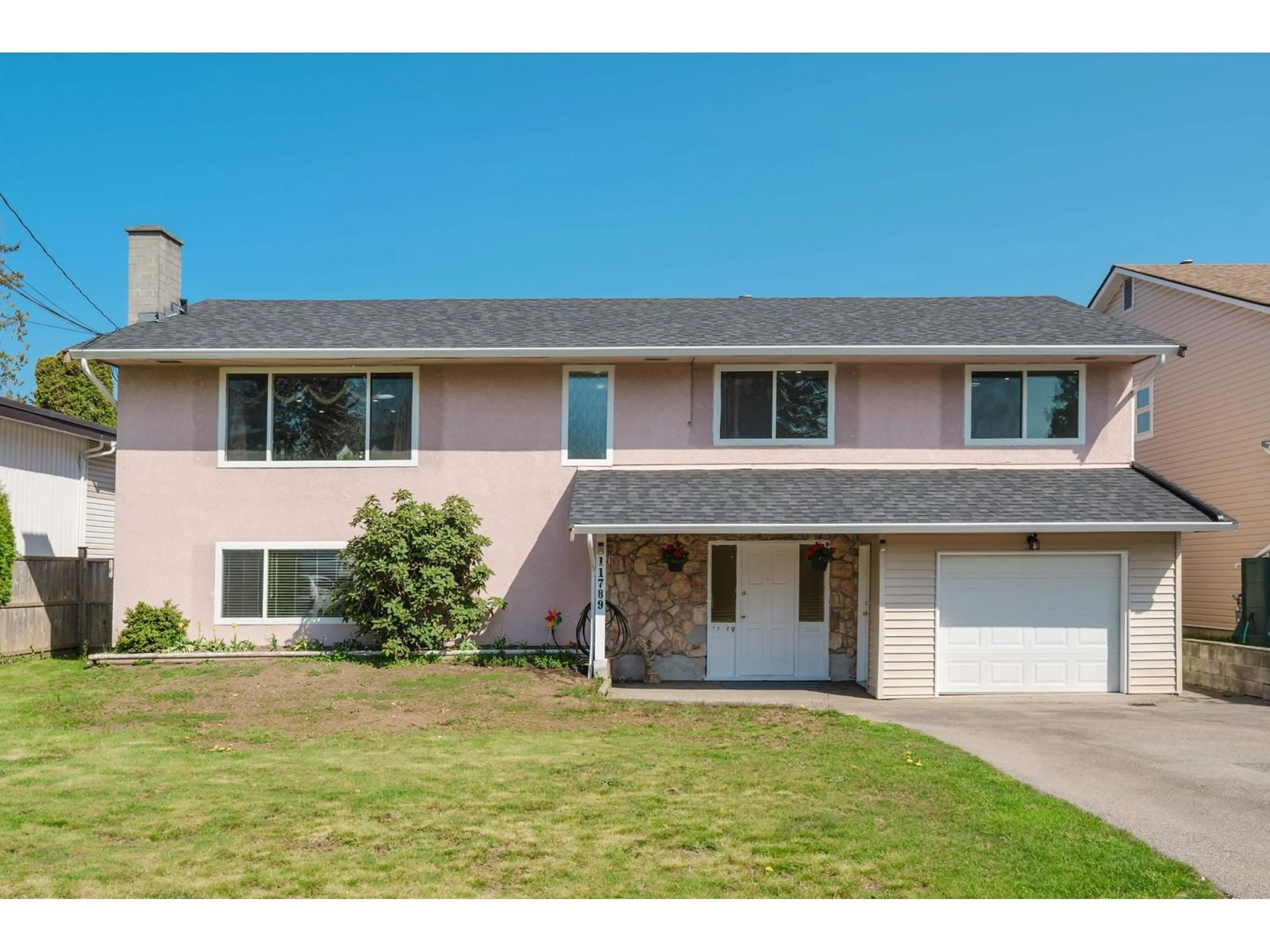 Home with vinyl exterior material, street for 11789 85A, Delta British Columbia V4C2V8