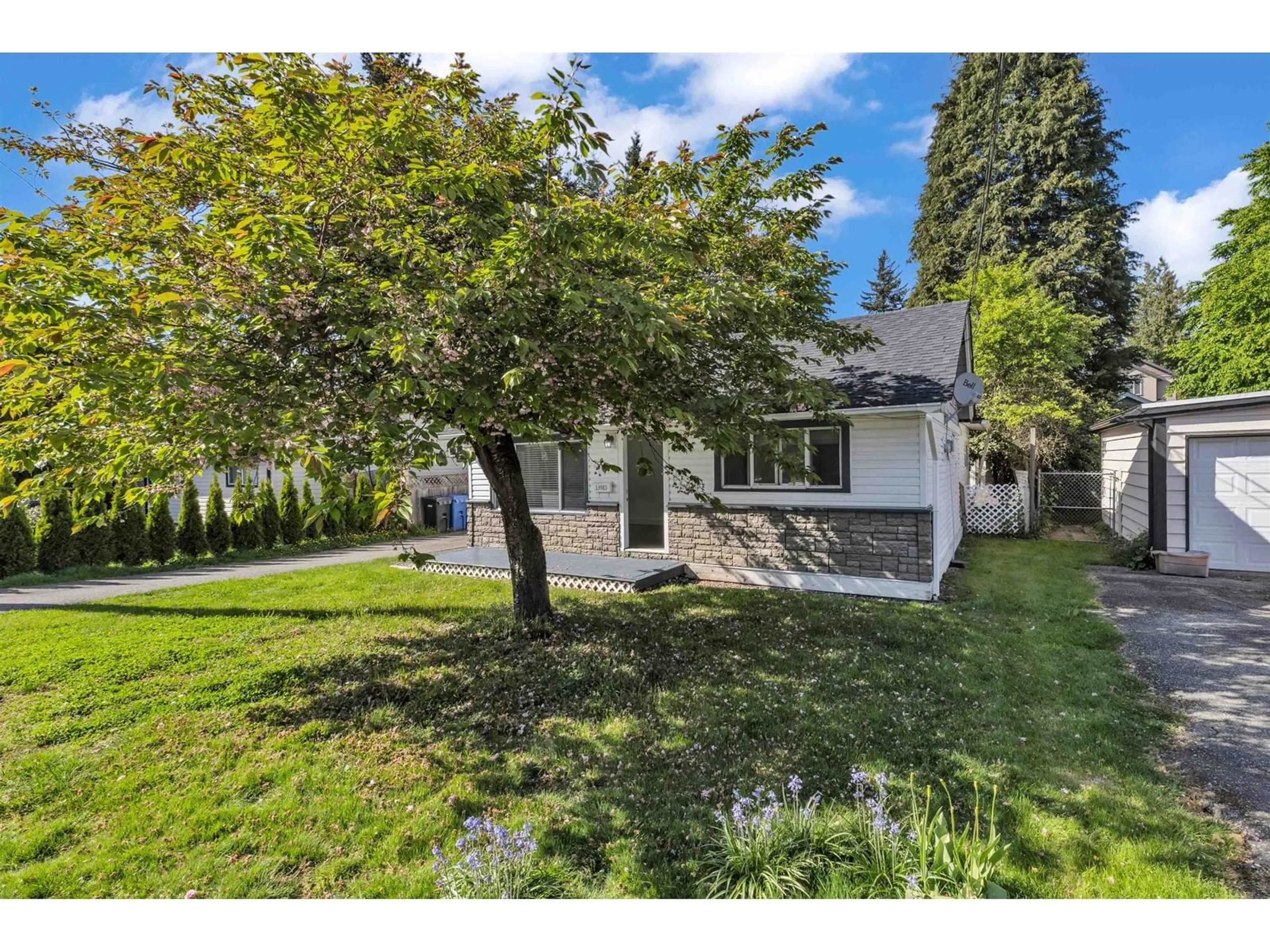 Unknown for 33983 ESSENDENE, Abbotsford British Columbia V2S2H9