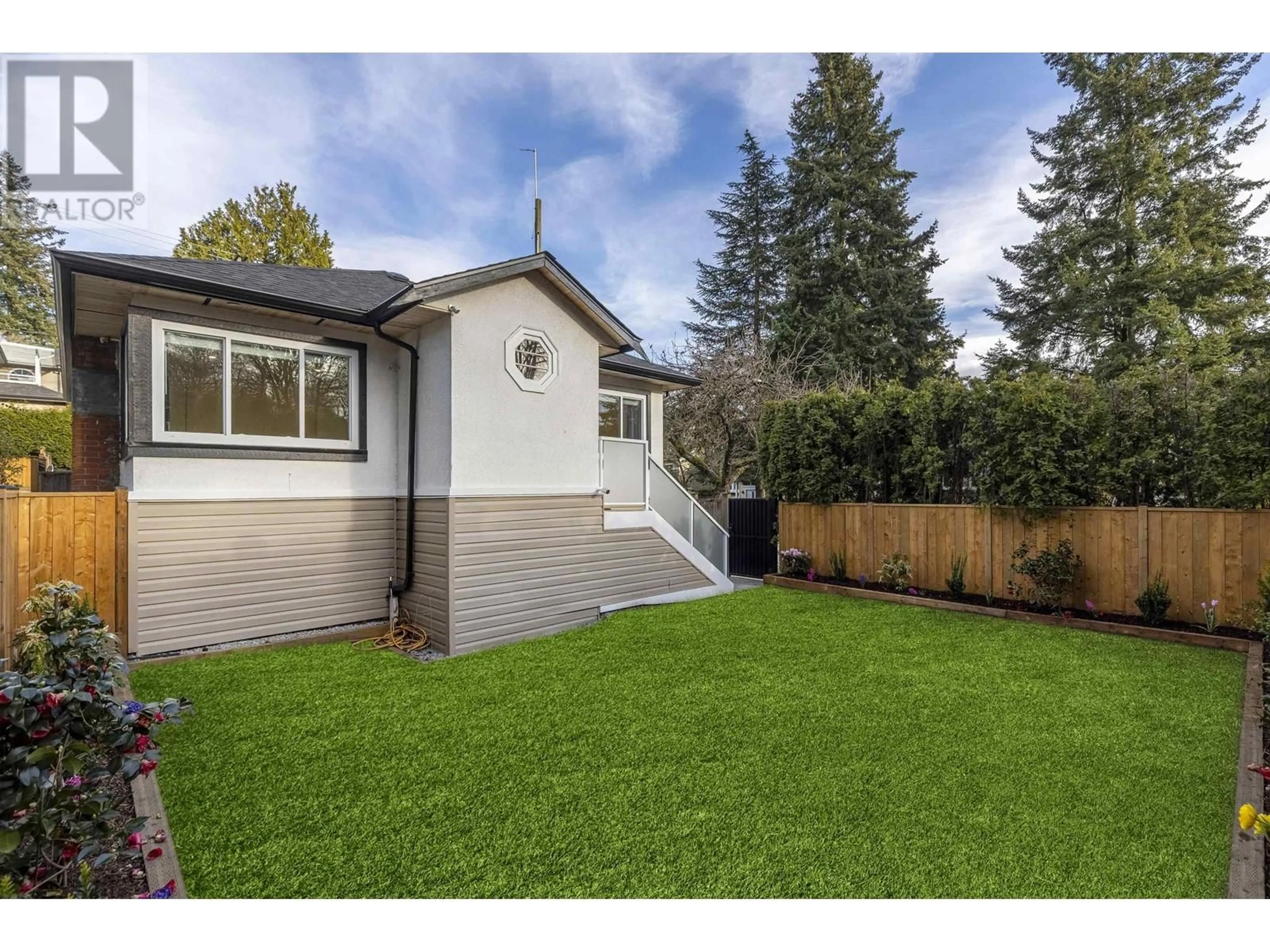 Unknown for 5292 DUNBAR STREET, Vancouver British Columbia V6N1V9