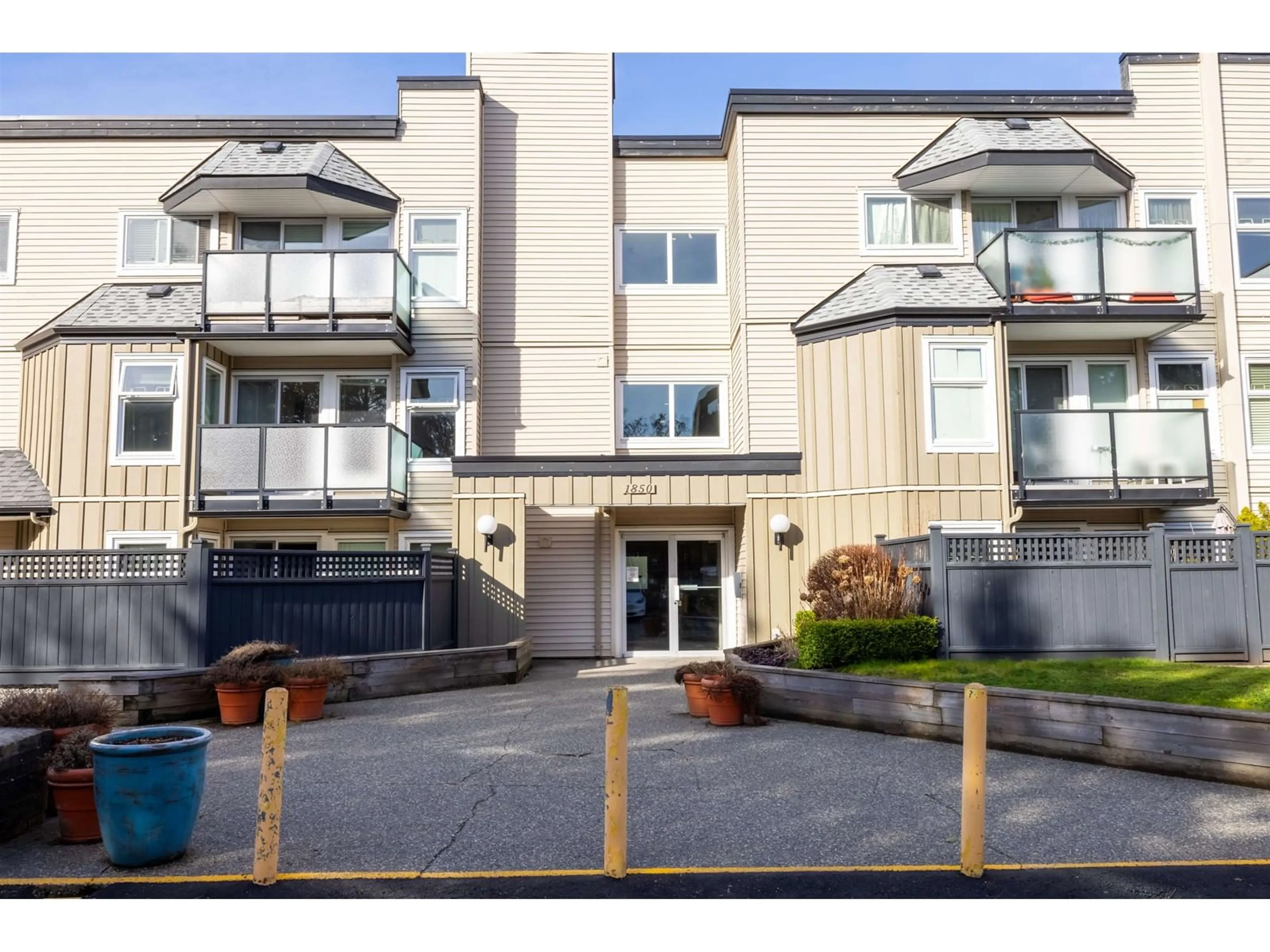 Unknown for 110 - 1850 SOUTHMERE EAST, Surrey British Columbia V4A6Y6