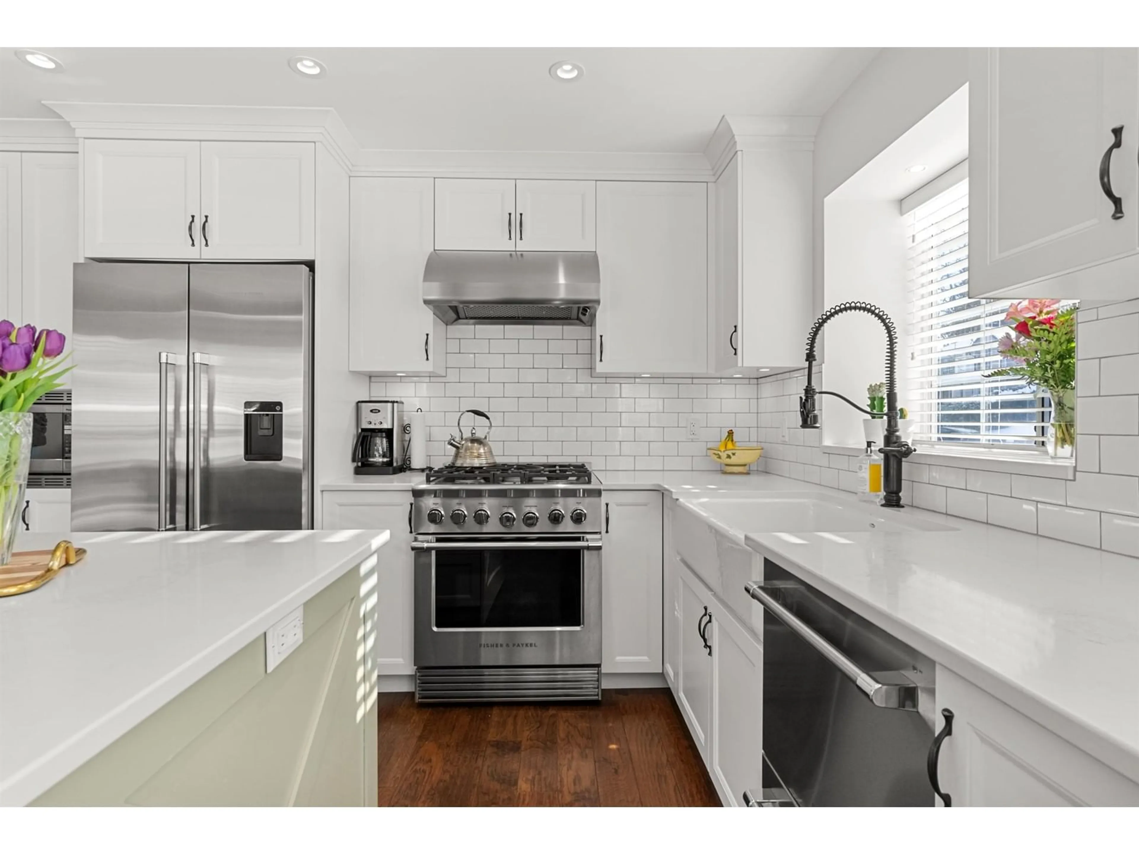 Contemporary kitchen, ceramic/tile floor for 20891 94B, Langley British Columbia V1M2B1