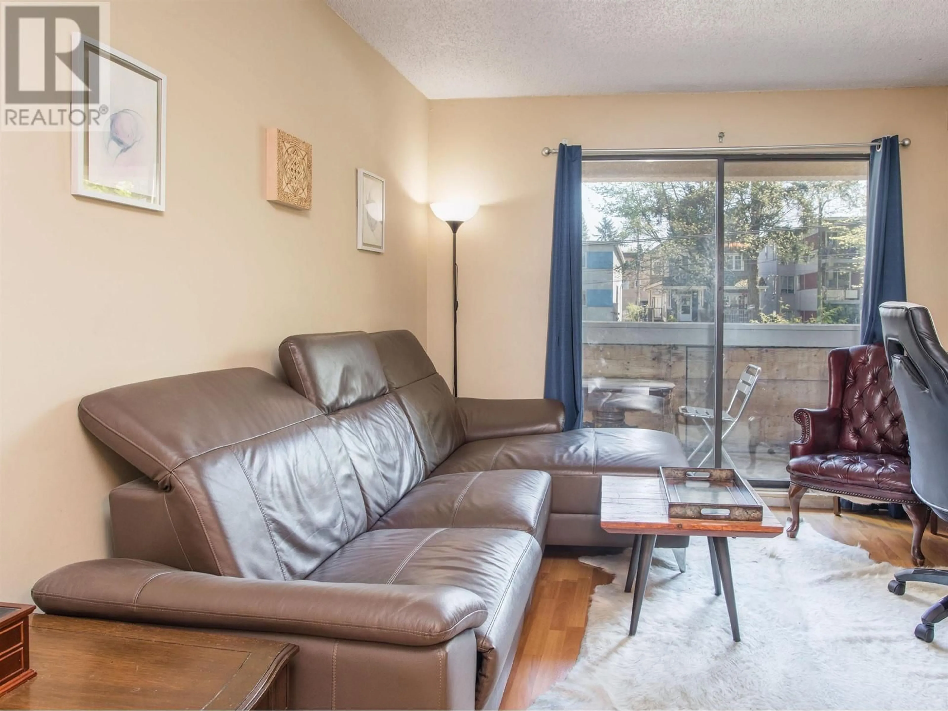 Living room with furniture, unknown for 313 - 975 BROADWAY, Vancouver British Columbia V5T1Y3