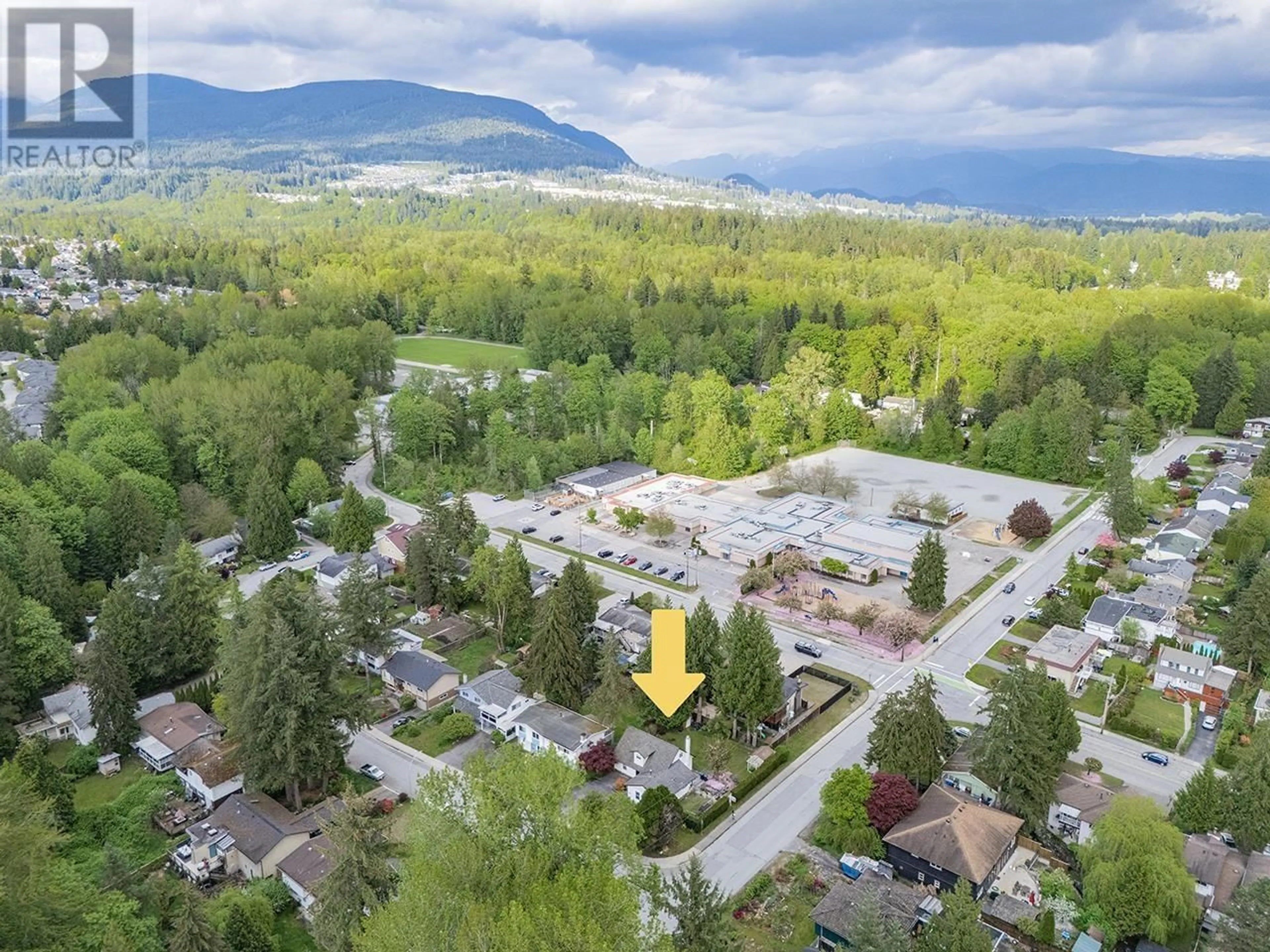 A pic from outside/outdoor area/front of a property/back of a property/a pic from drone, mountain view for 3604 MCRAE CRESCENT, Port Coquitlam British Columbia V3B4P1