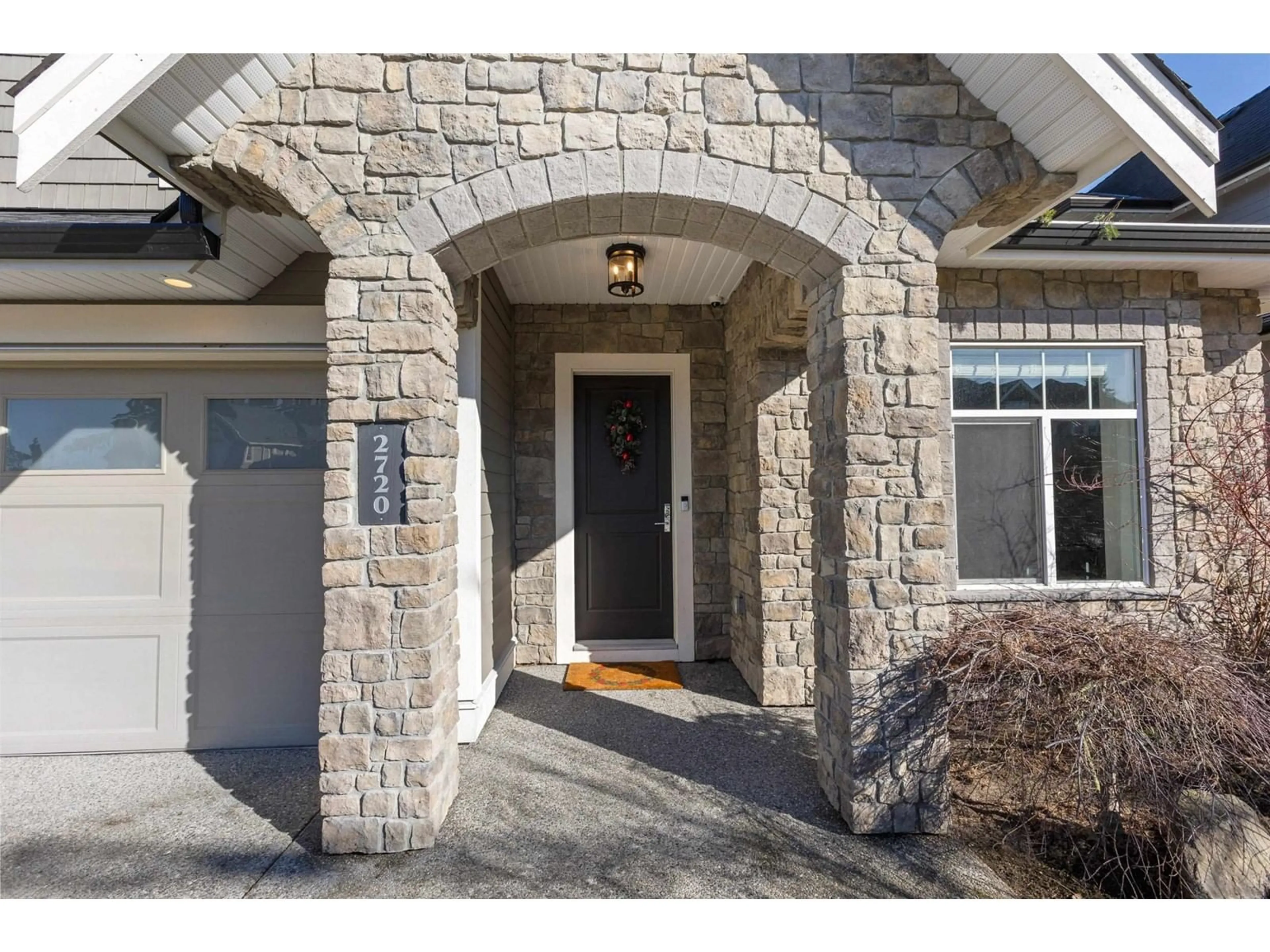 Indoor entryway for 2720 164, Surrey British Columbia V3Z0P3