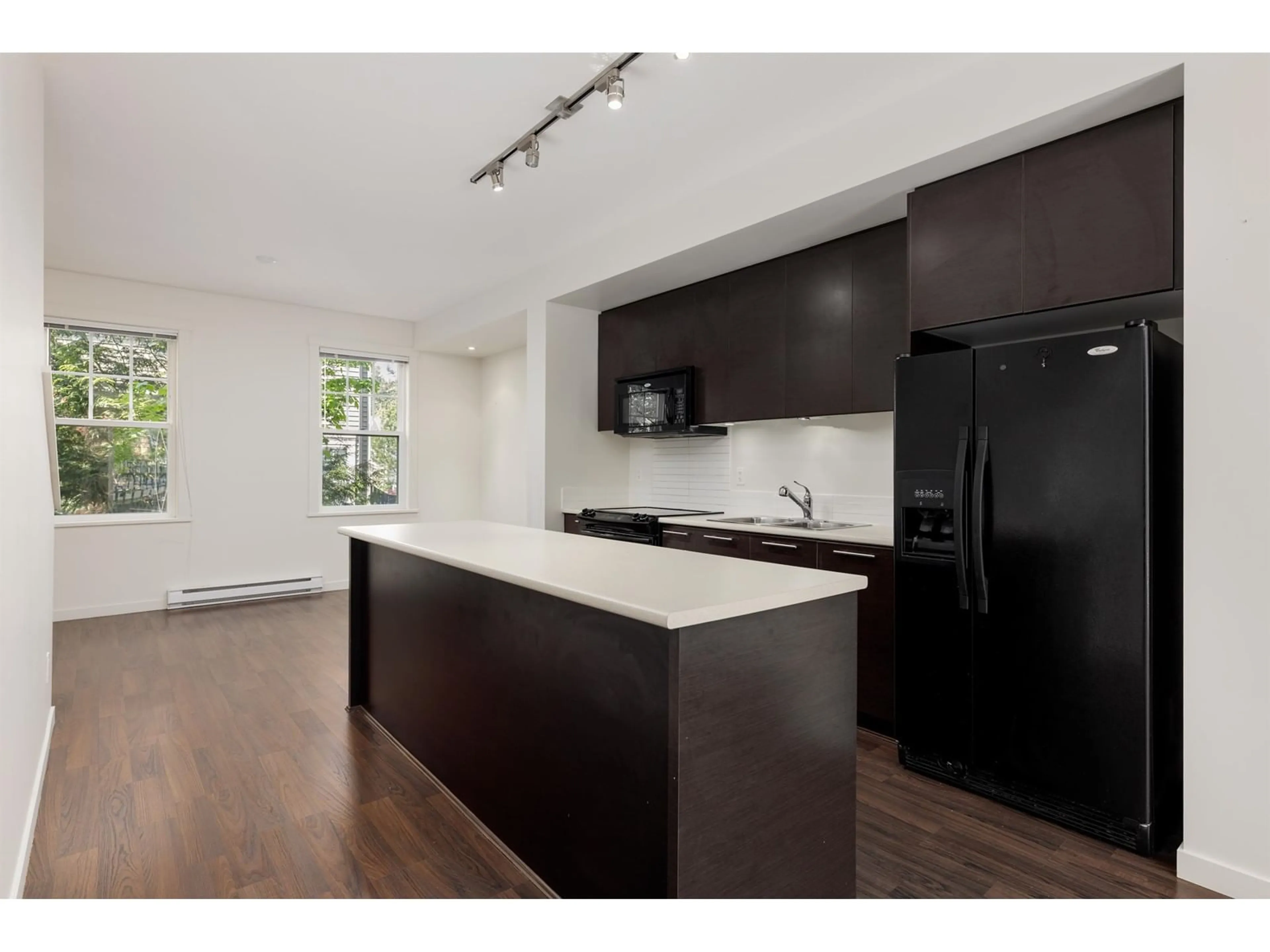 Open concept kitchen, unknown for 22 - 7238 189, Surrey British Columbia V4N5Y8