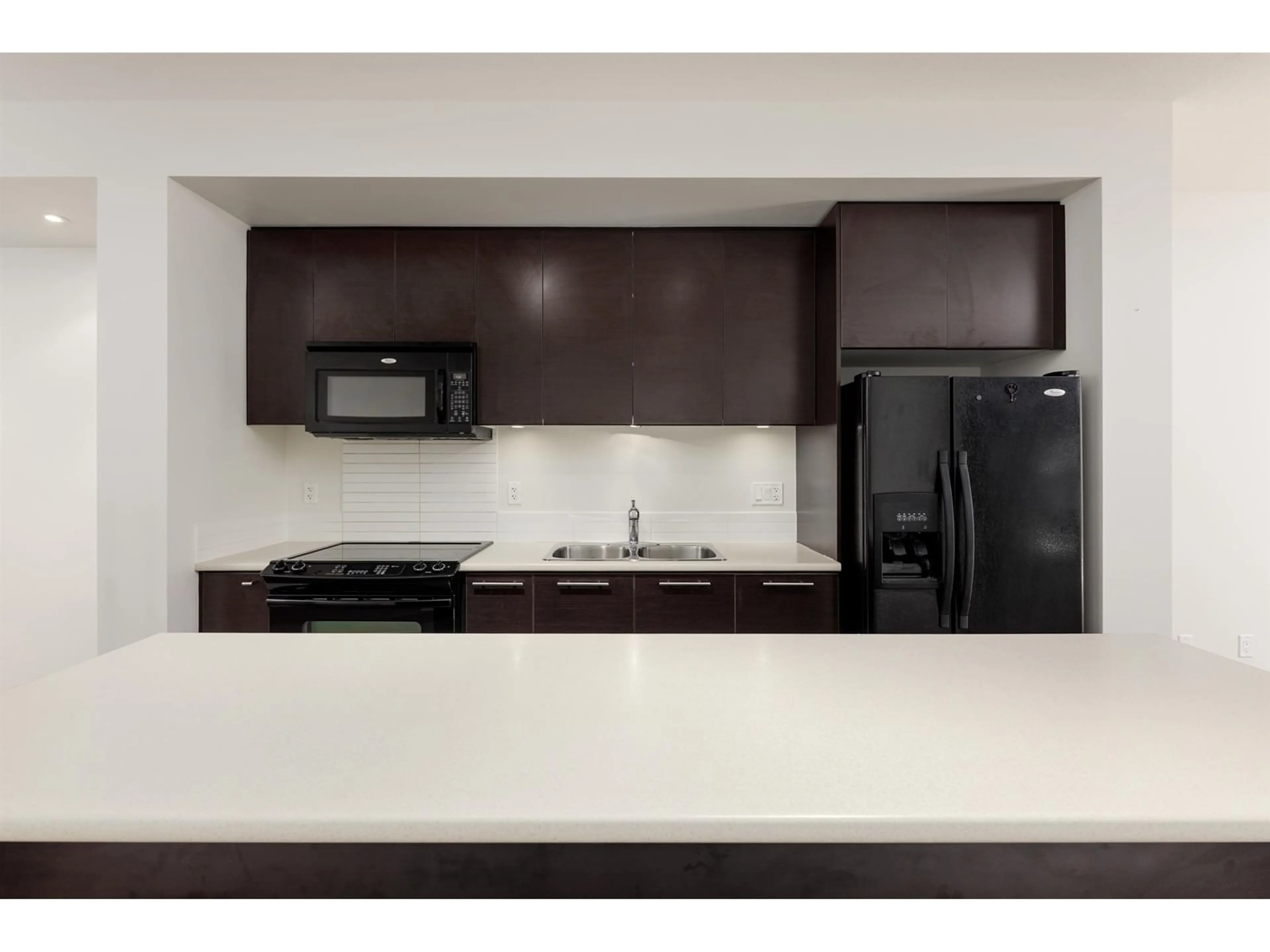 Standard kitchen, unknown for 22 - 7238 189, Surrey British Columbia V4N5Y8