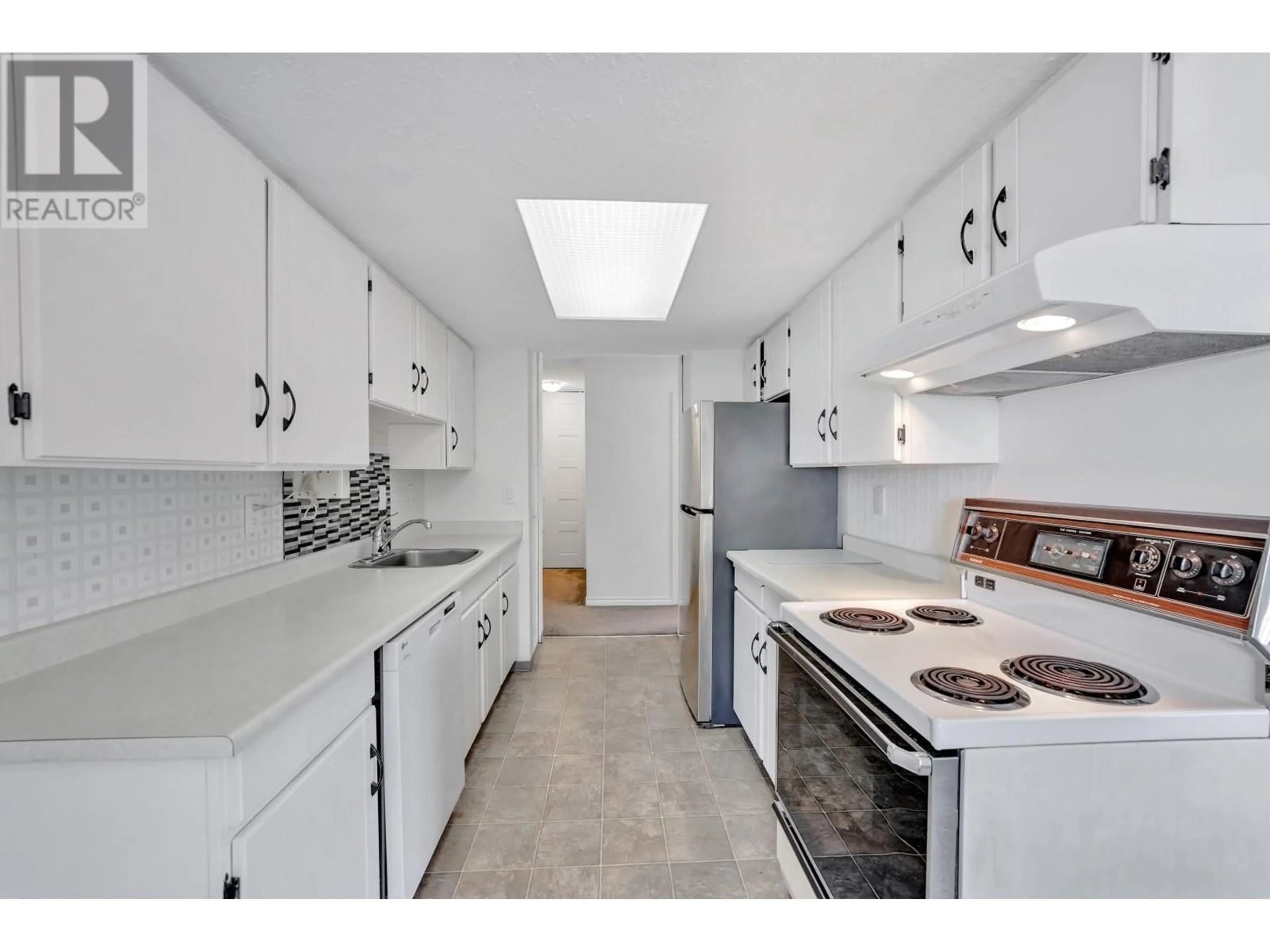 Standard kitchen, ceramic/tile floor for 302 - 119 AGNES STREET, New Westminster British Columbia V3L1E4