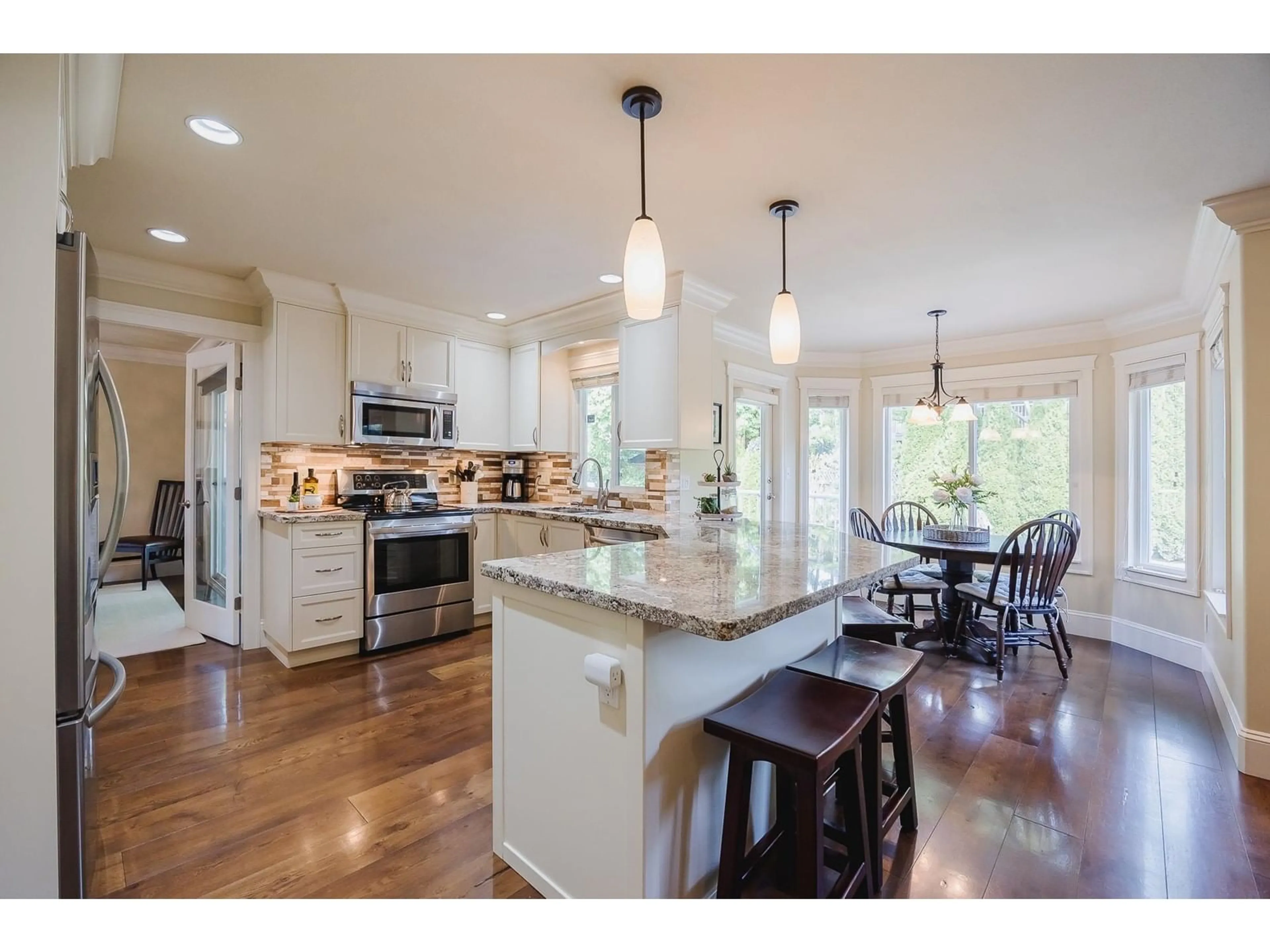 Open concept kitchen, unknown for 6476 CLAYTONWOOD, Surrey British Columbia V3S8G8