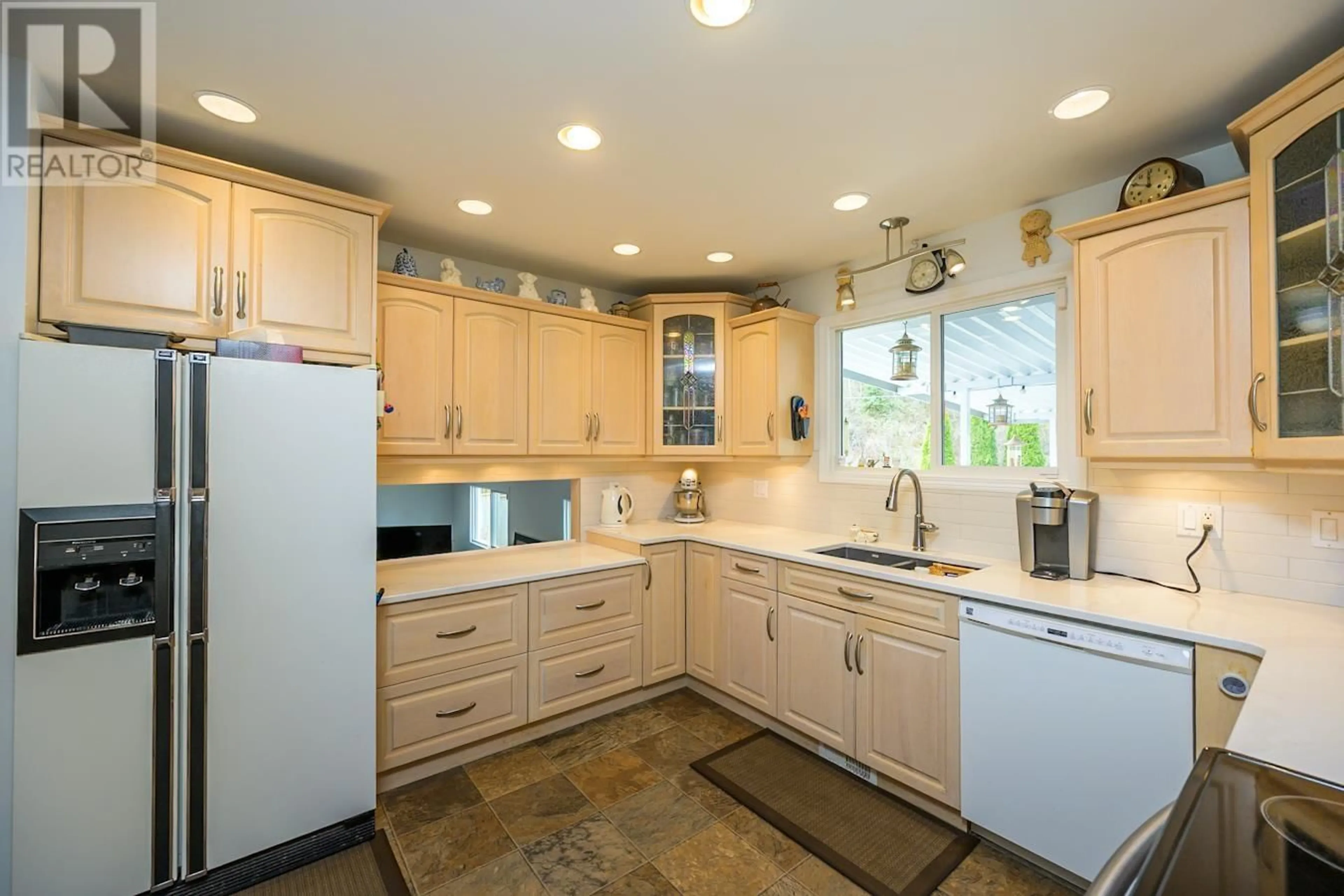 Unknown for 242 GLASGOW PLACE, Prince George British Columbia V2M6P2