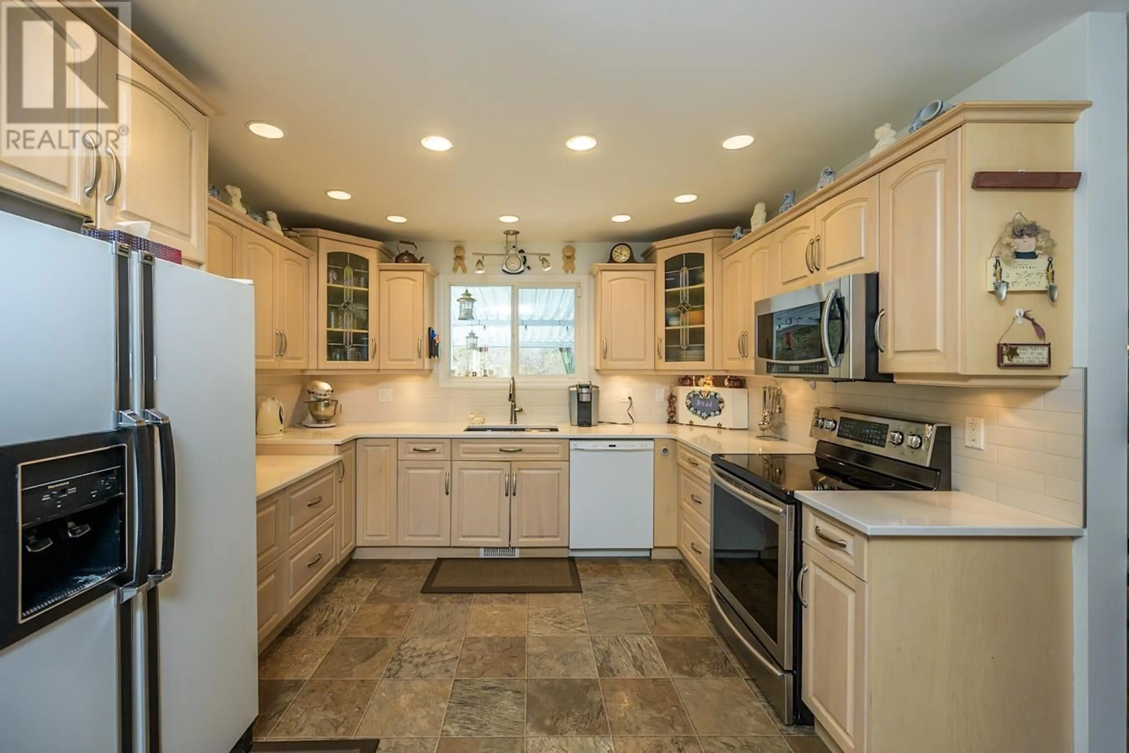 Standard kitchen, ceramic/tile floor for 242 GLASGOW PLACE, Prince George British Columbia V2M6P2
