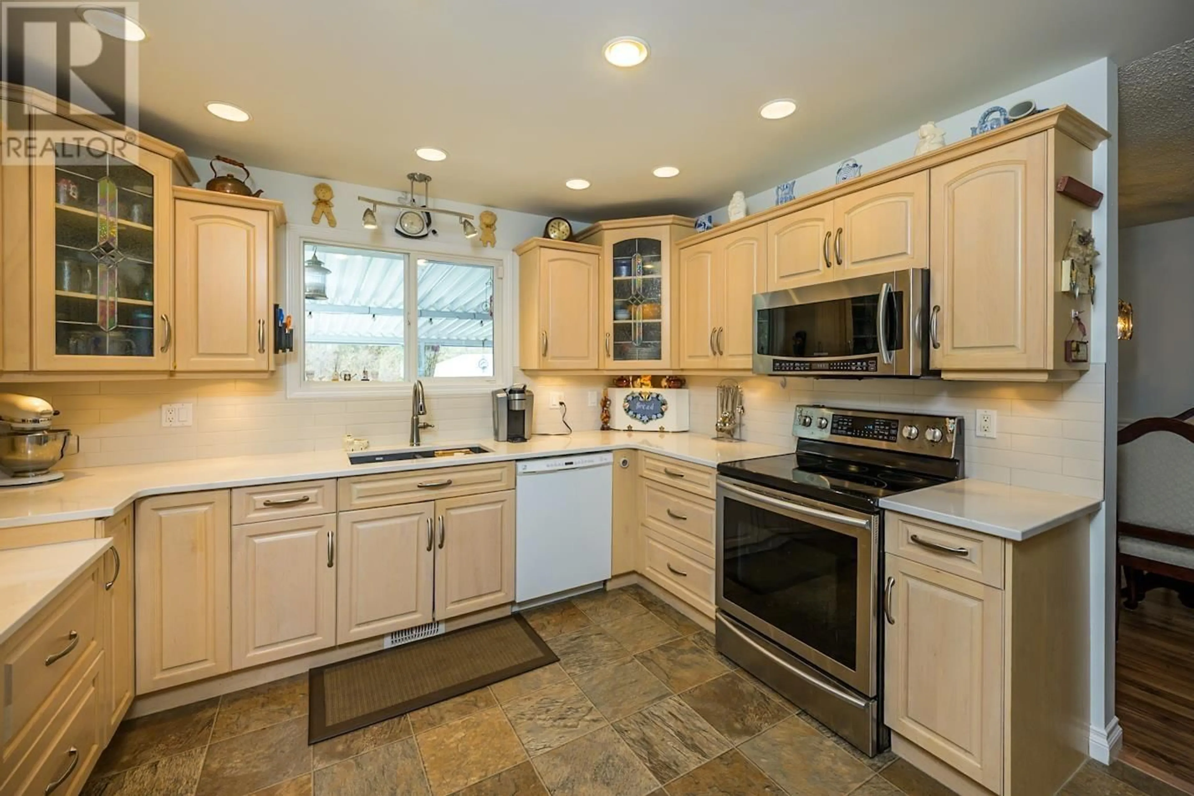 Unknown for 242 GLASGOW PLACE, Prince George British Columbia V2M6P2