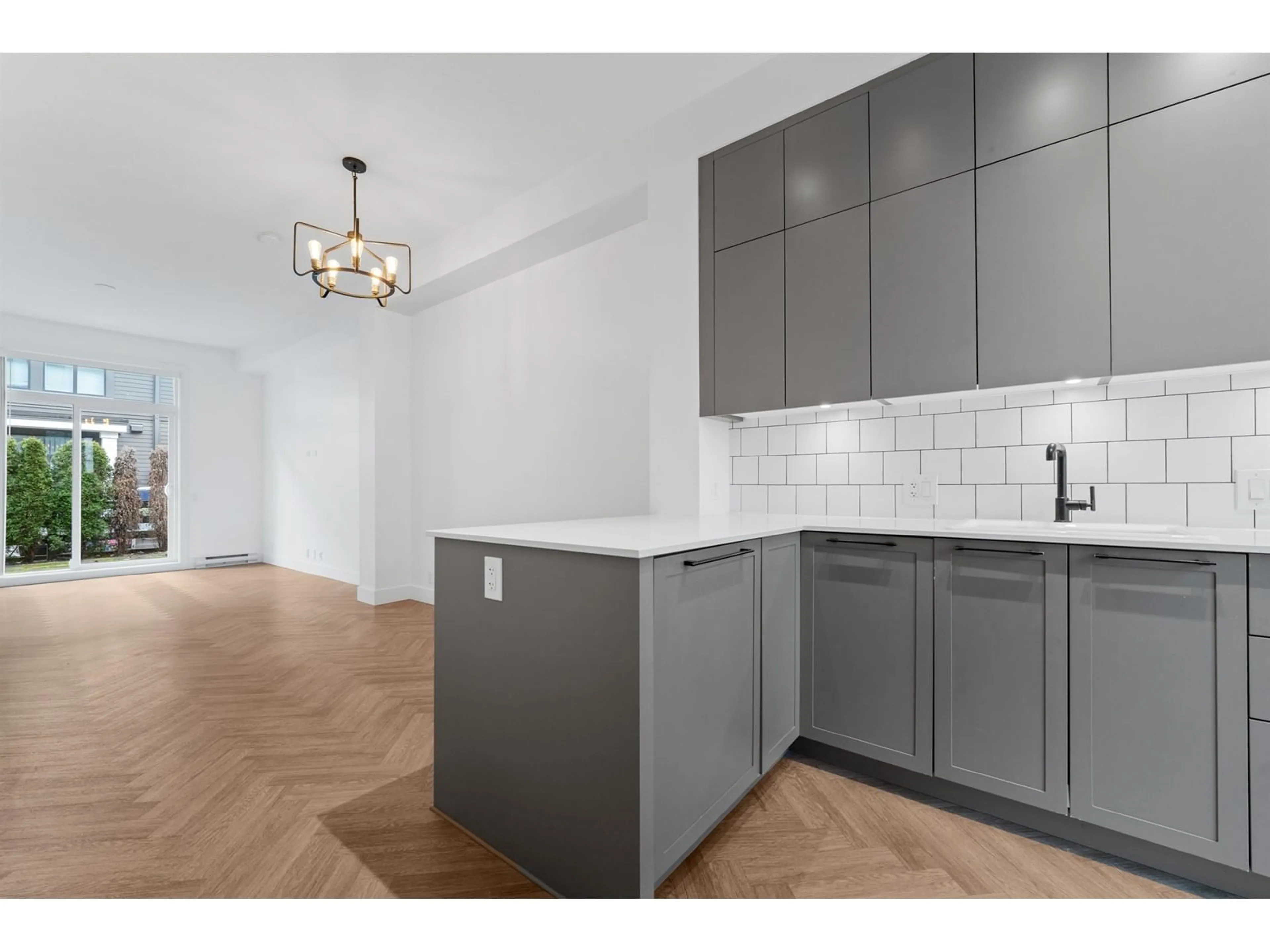Open concept kitchen, unknown for 8 - 14955 101A, Surrey British Columbia V3R0G1