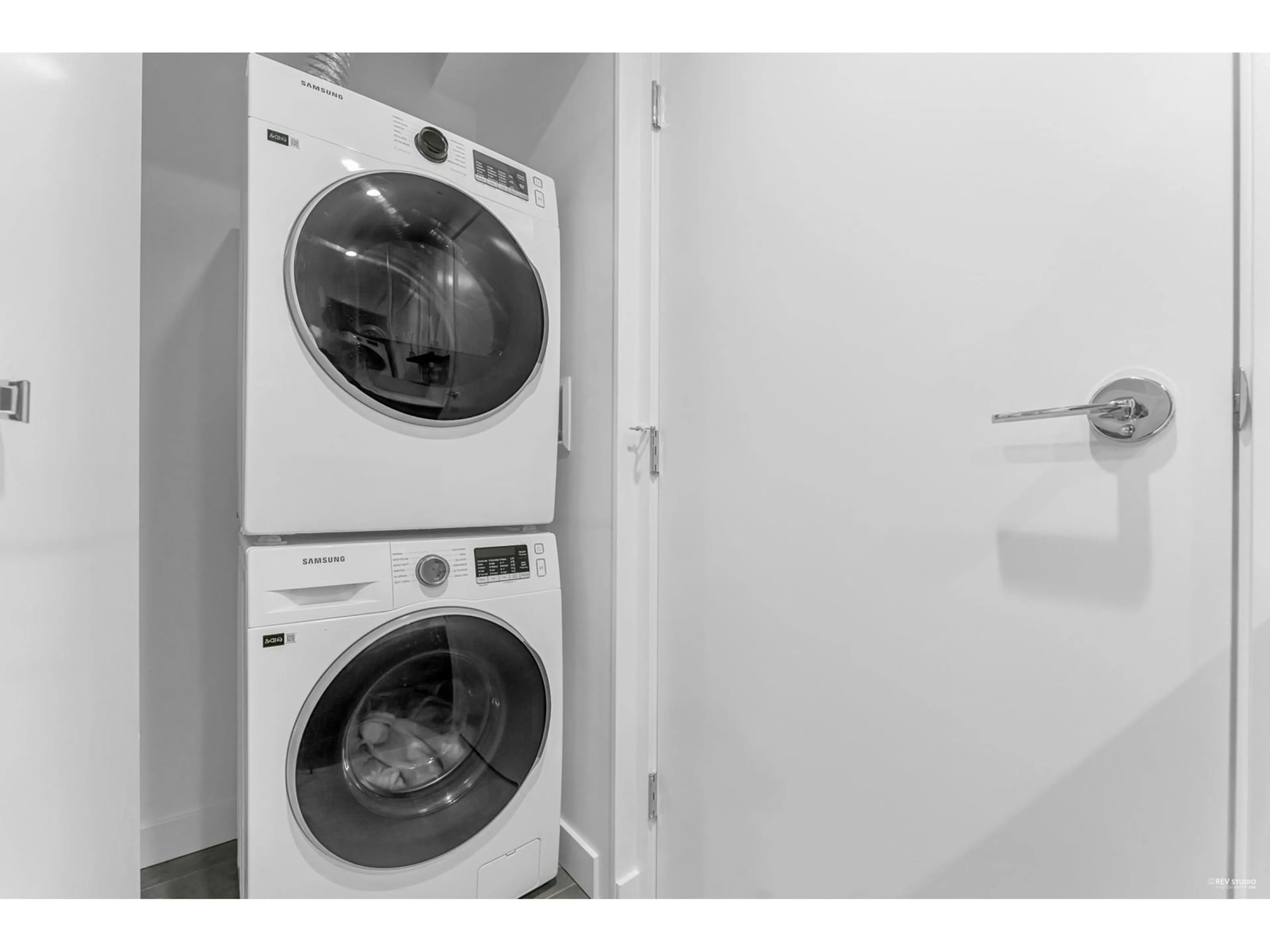 Laundry room for 3201 - 13725 GEORGE JUNCTION, Surrey British Columbia V3T0V7