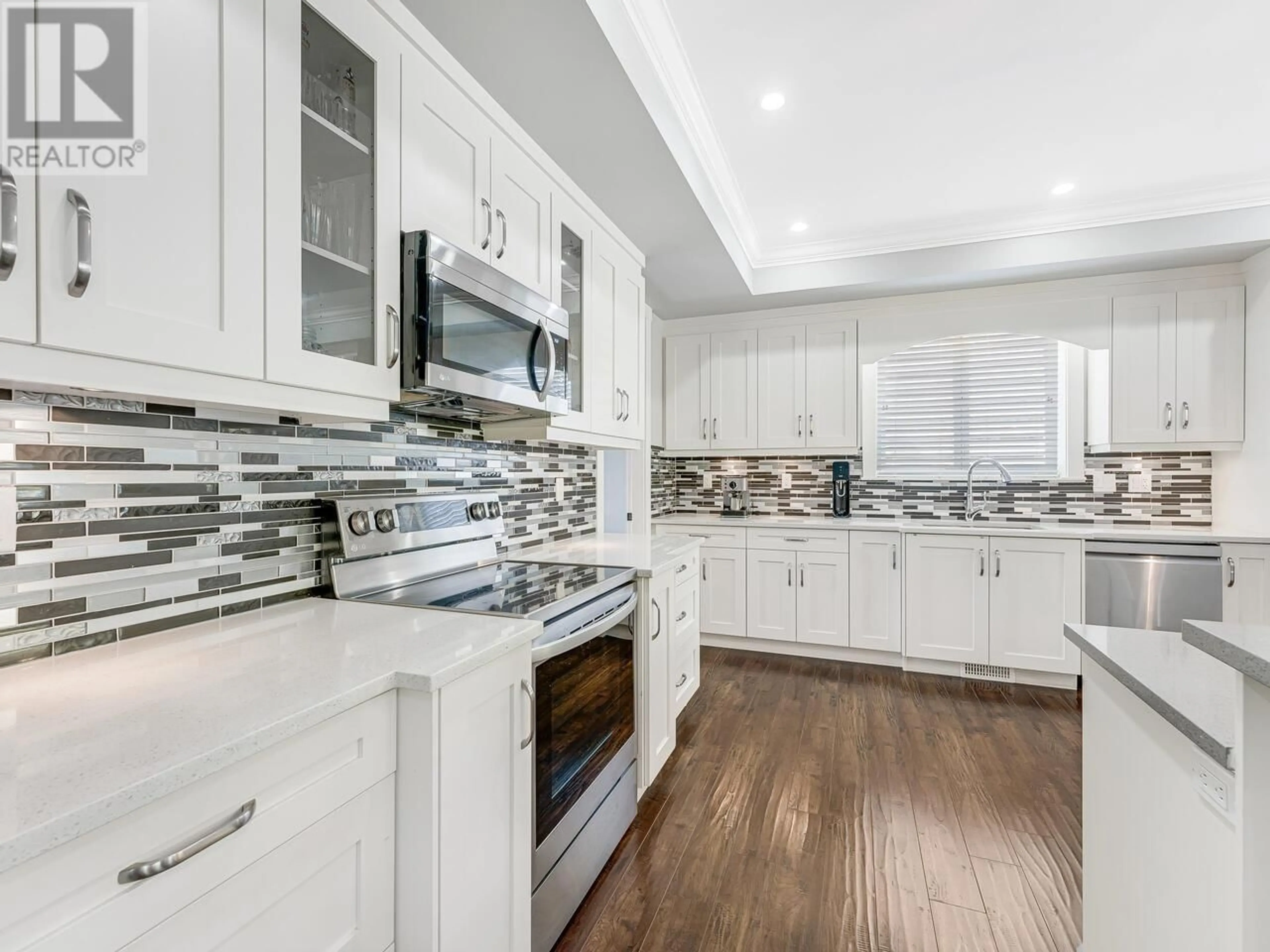 Open concept kitchen, ceramic/tile floor for 10076 247 STREET, Maple Ridge British Columbia V2W0H1