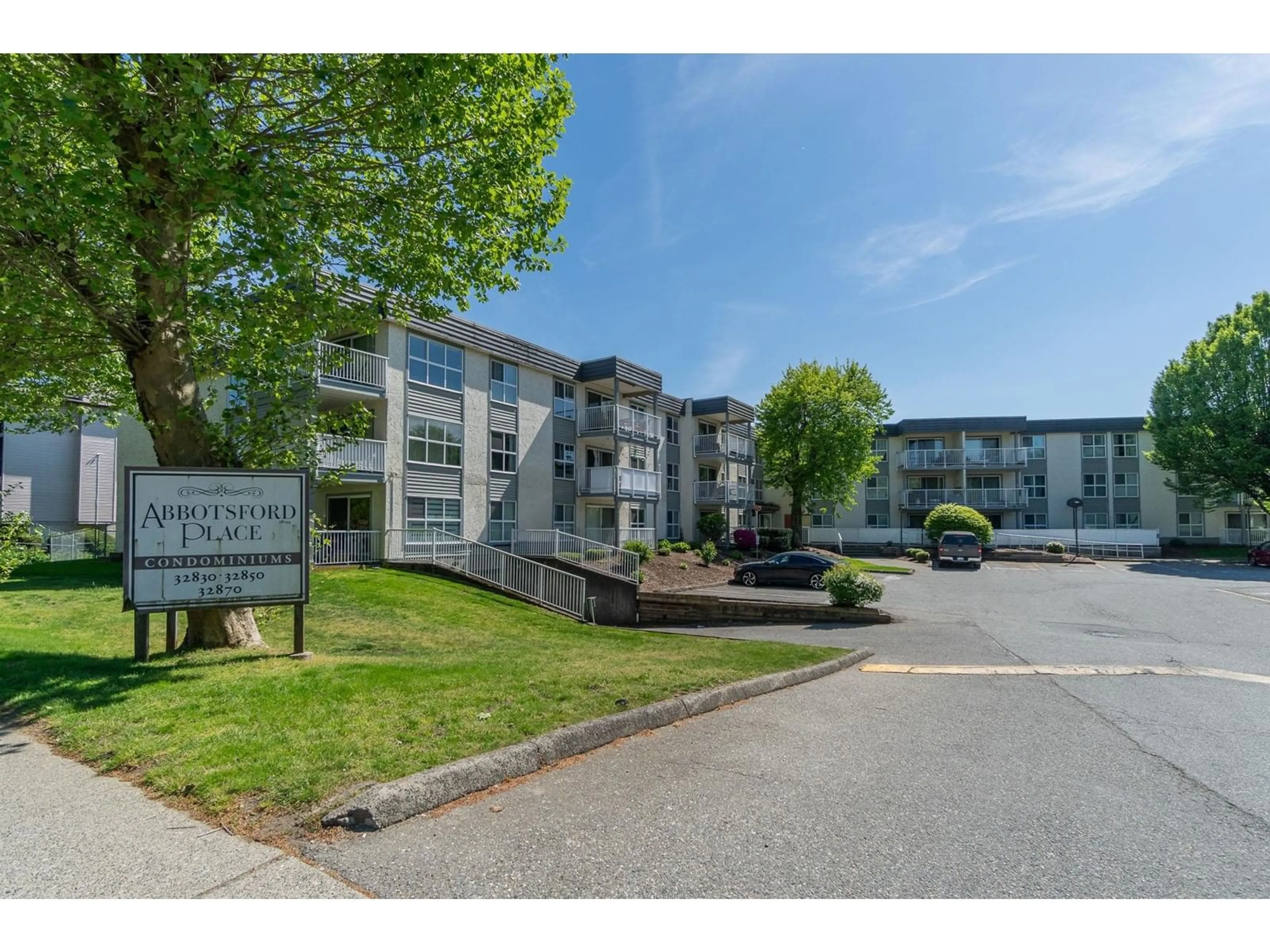 A pic from outside/outdoor area/front of a property/back of a property/a pic from drone, unknown for 323 - 32850 GEORGE FERGUSON, Abbotsford British Columbia V2S7K1