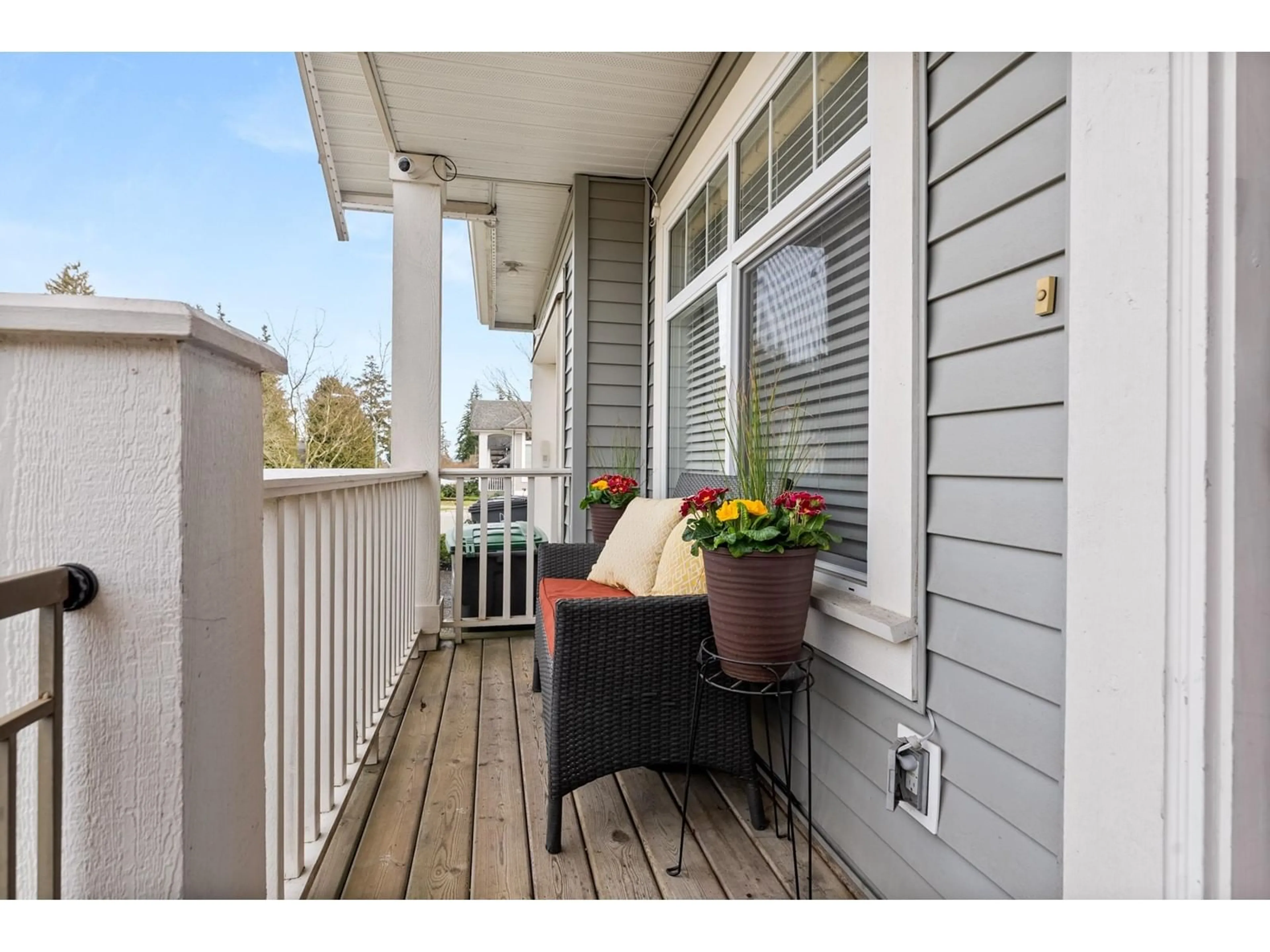 Patio, street for 14994 59, Surrey British Columbia V3S3W8