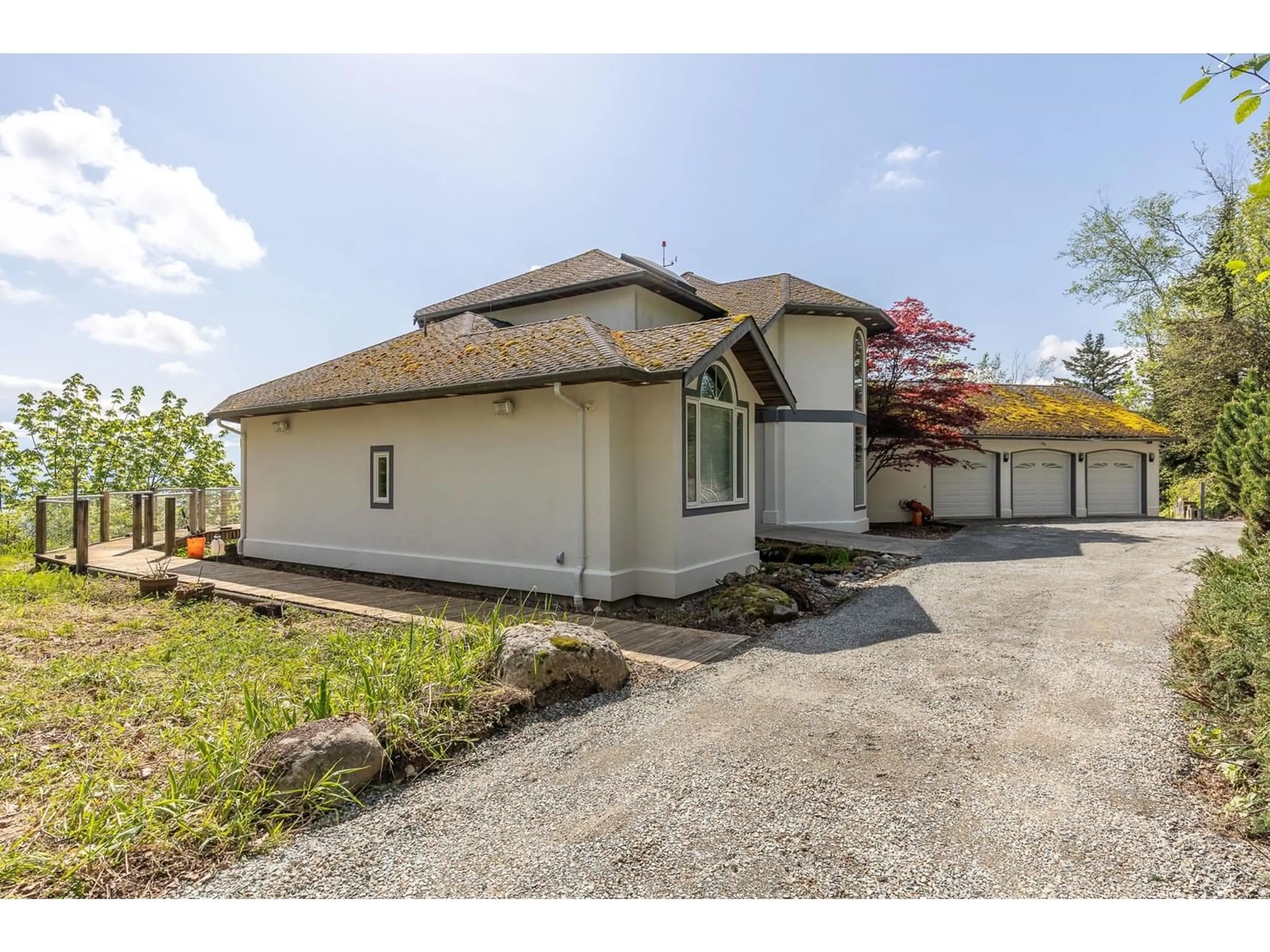A pic from outside/outdoor area/front of a property/back of a property/a pic from drone, street for 43619 BRACKEN DRIVE, Chilliwack British Columbia V2R4A4