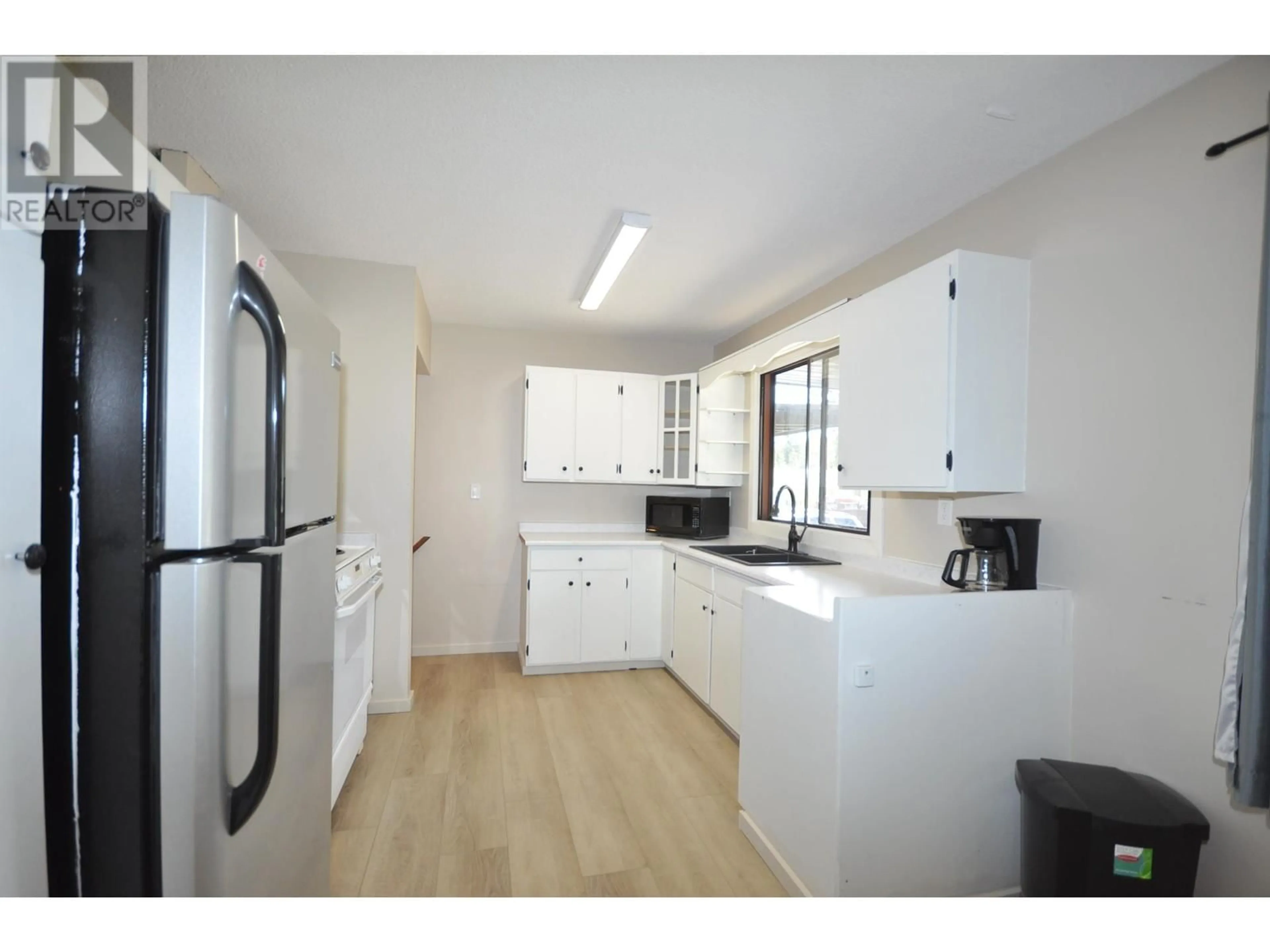 Standard kitchen, unknown for 114 CONRAD CRESCENT, Williams Lake British Columbia V2G2L6