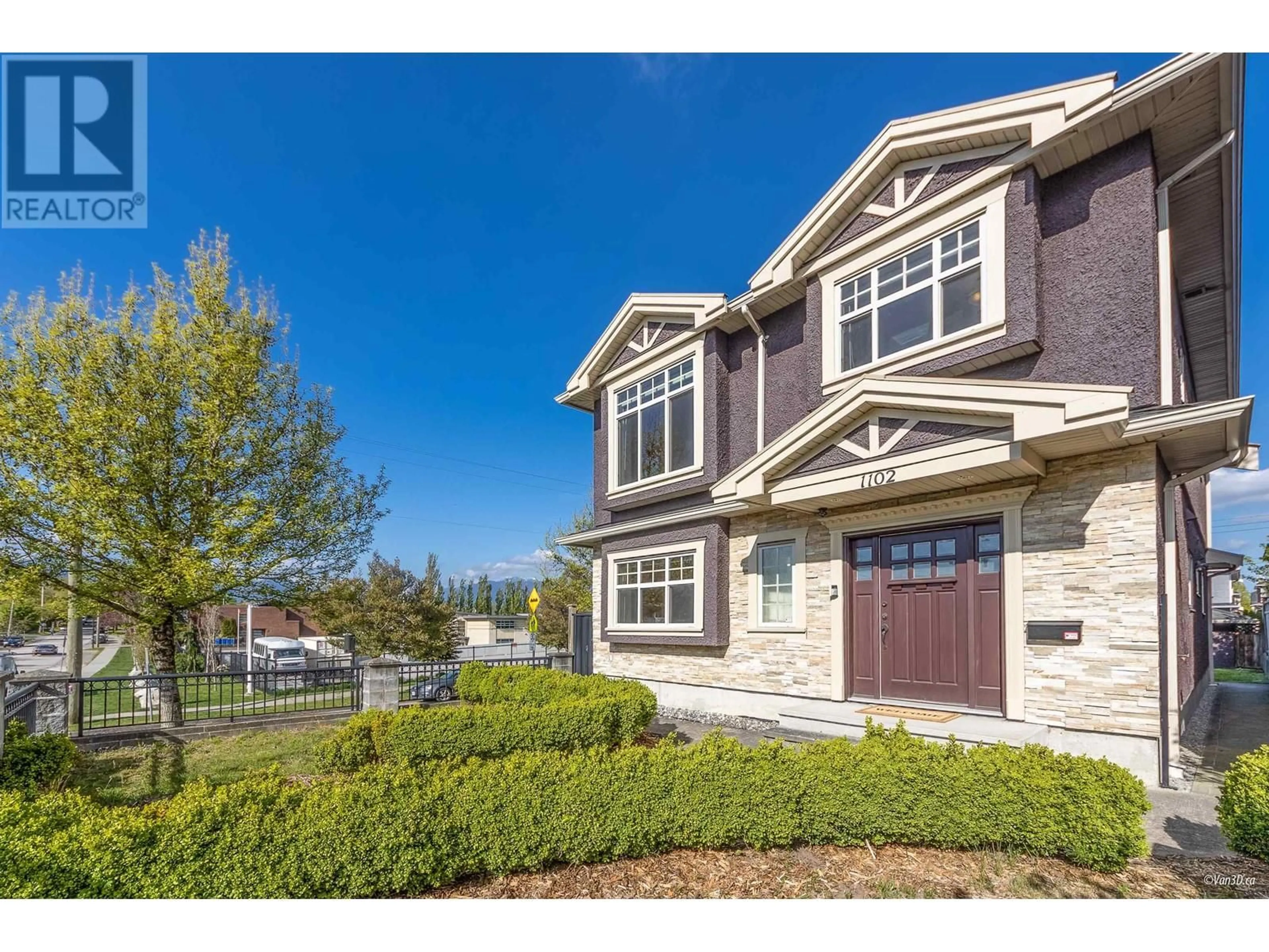 Home with vinyl exterior material, street for 1102 KASLO STREET, Vancouver British Columbia V5K3Z6