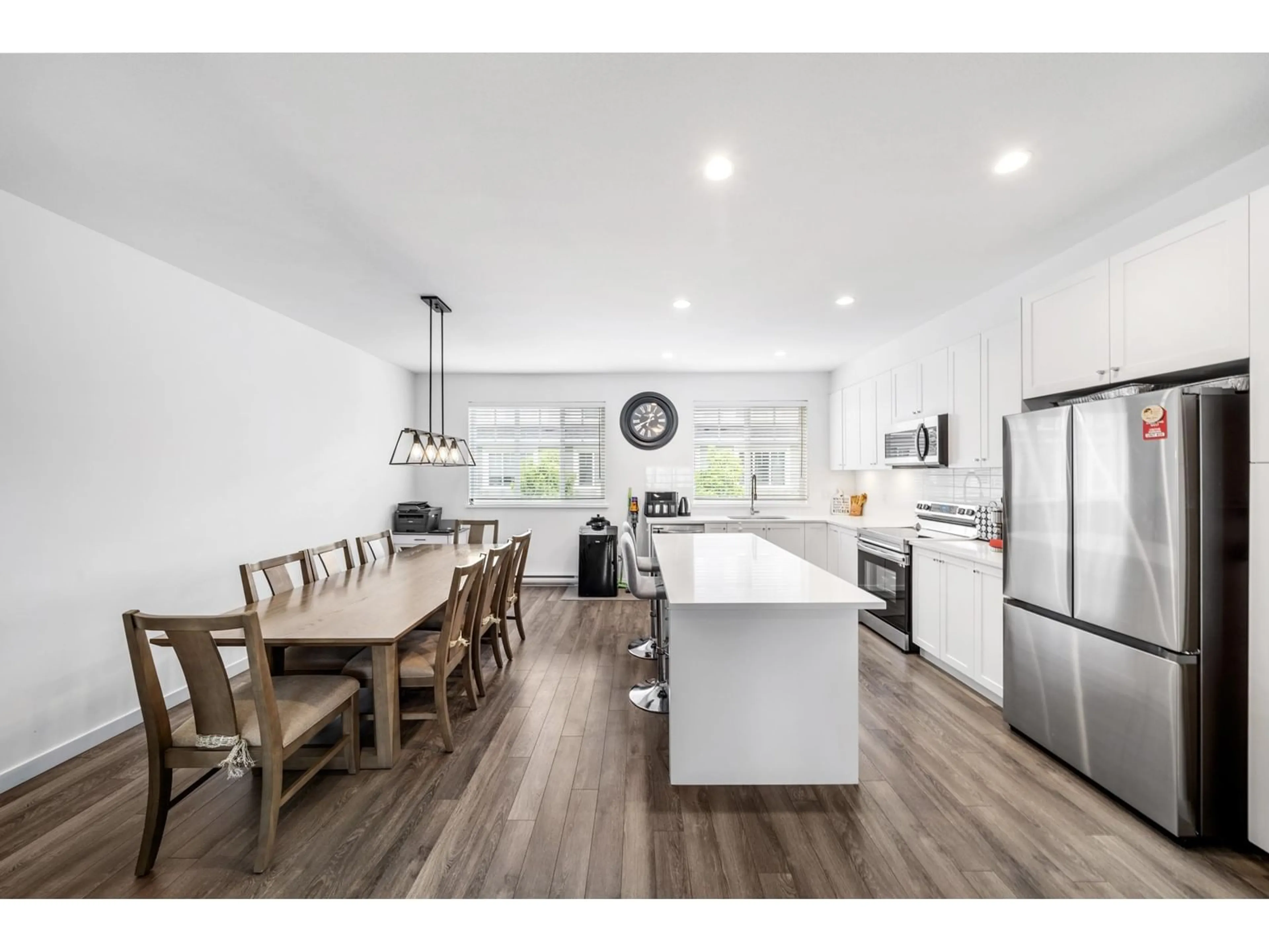 Open concept kitchen, wood/laminate floor for 35 - 15487 99A, Surrey British Columbia V3R0G9