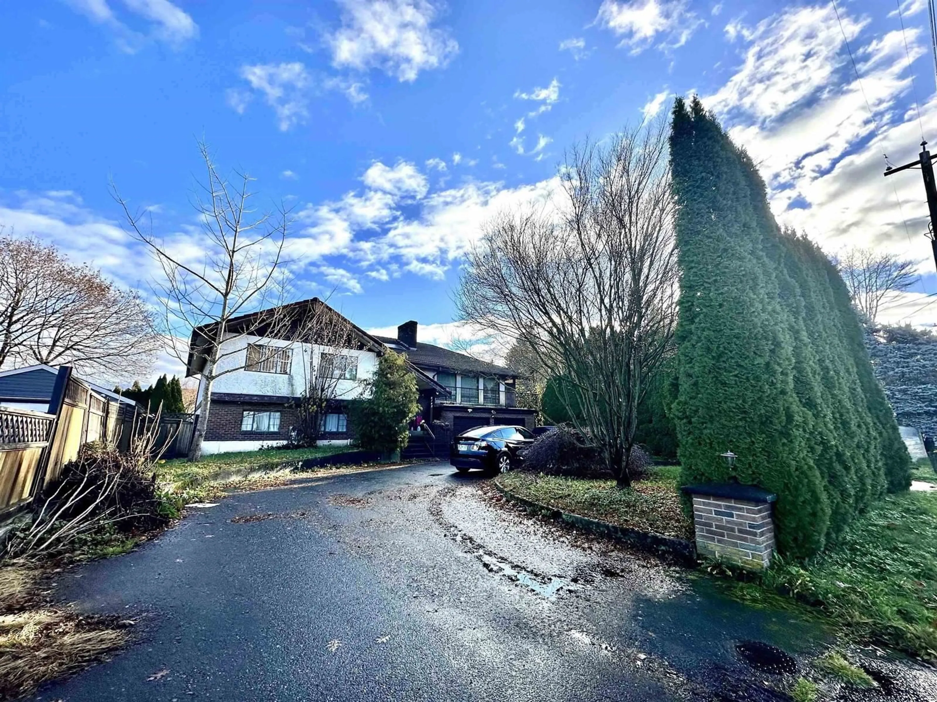 A pic from outside/outdoor area/front of a property/back of a property/a pic from drone, street for 8742 BROADWAY STREET, Chilliwack British Columbia V2P5V6