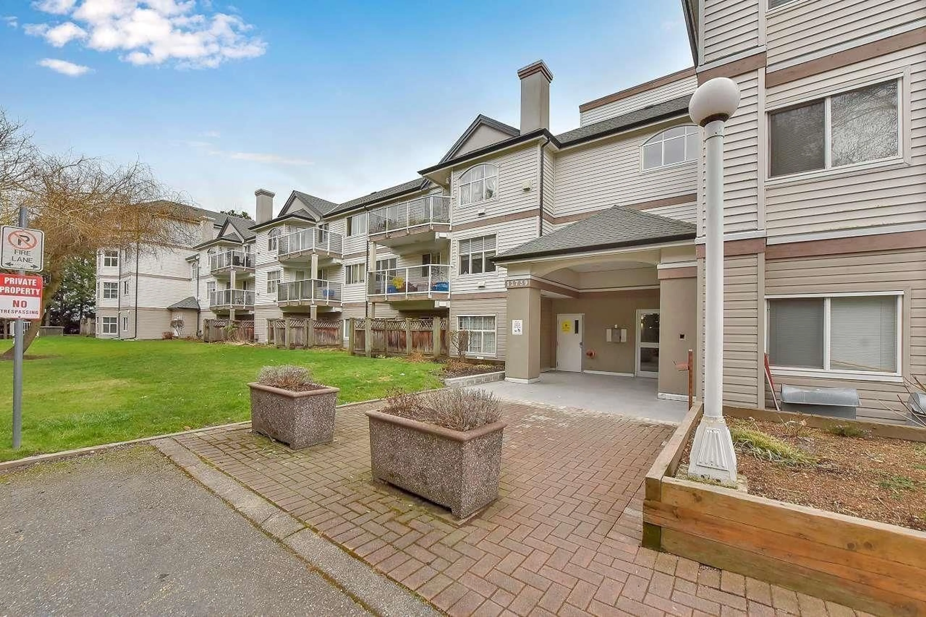 Patio, unknown for 401 - 12739 72, Surrey British Columbia V3W2M7