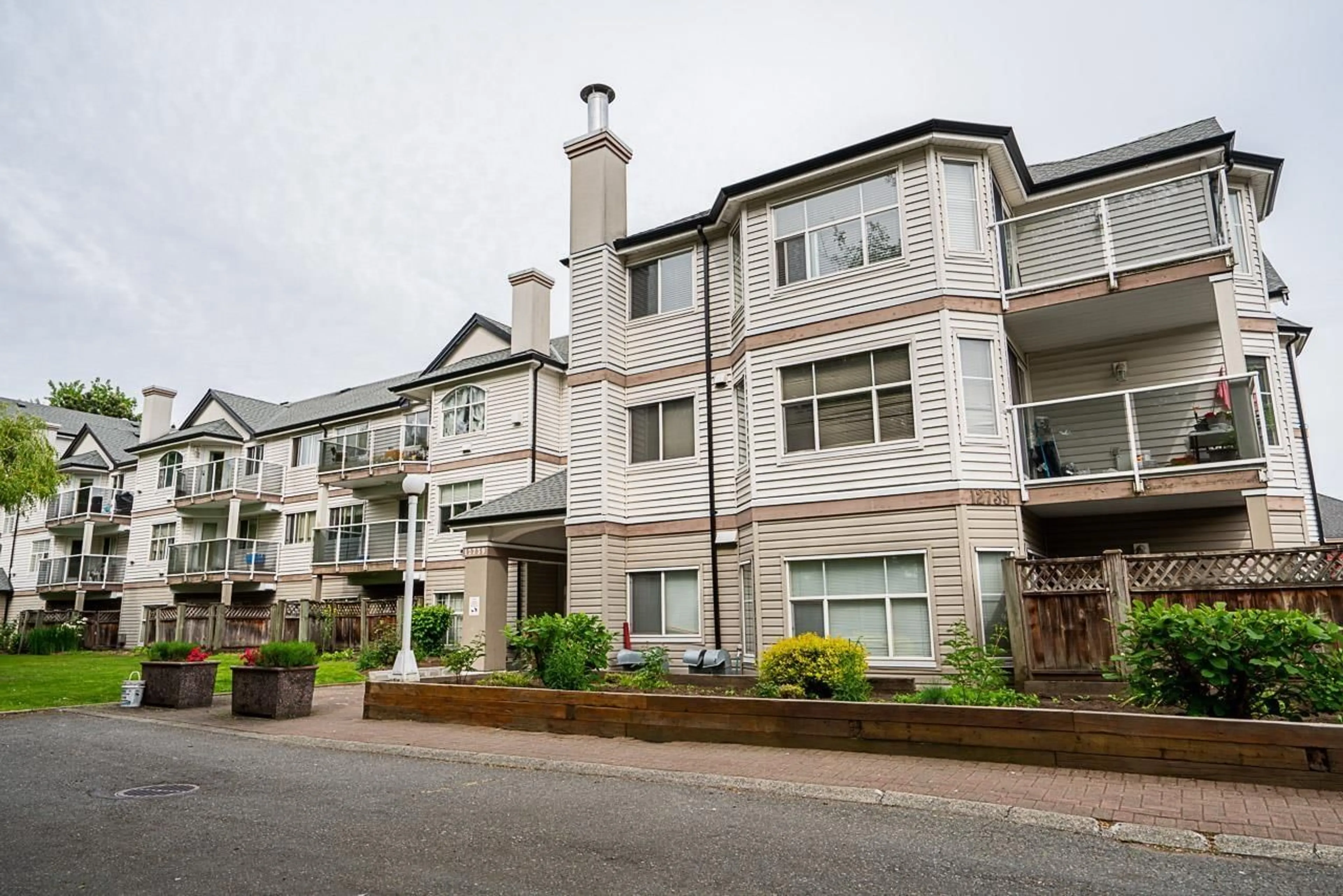 Patio, unknown for 401 - 12739 72, Surrey British Columbia V3W2M7