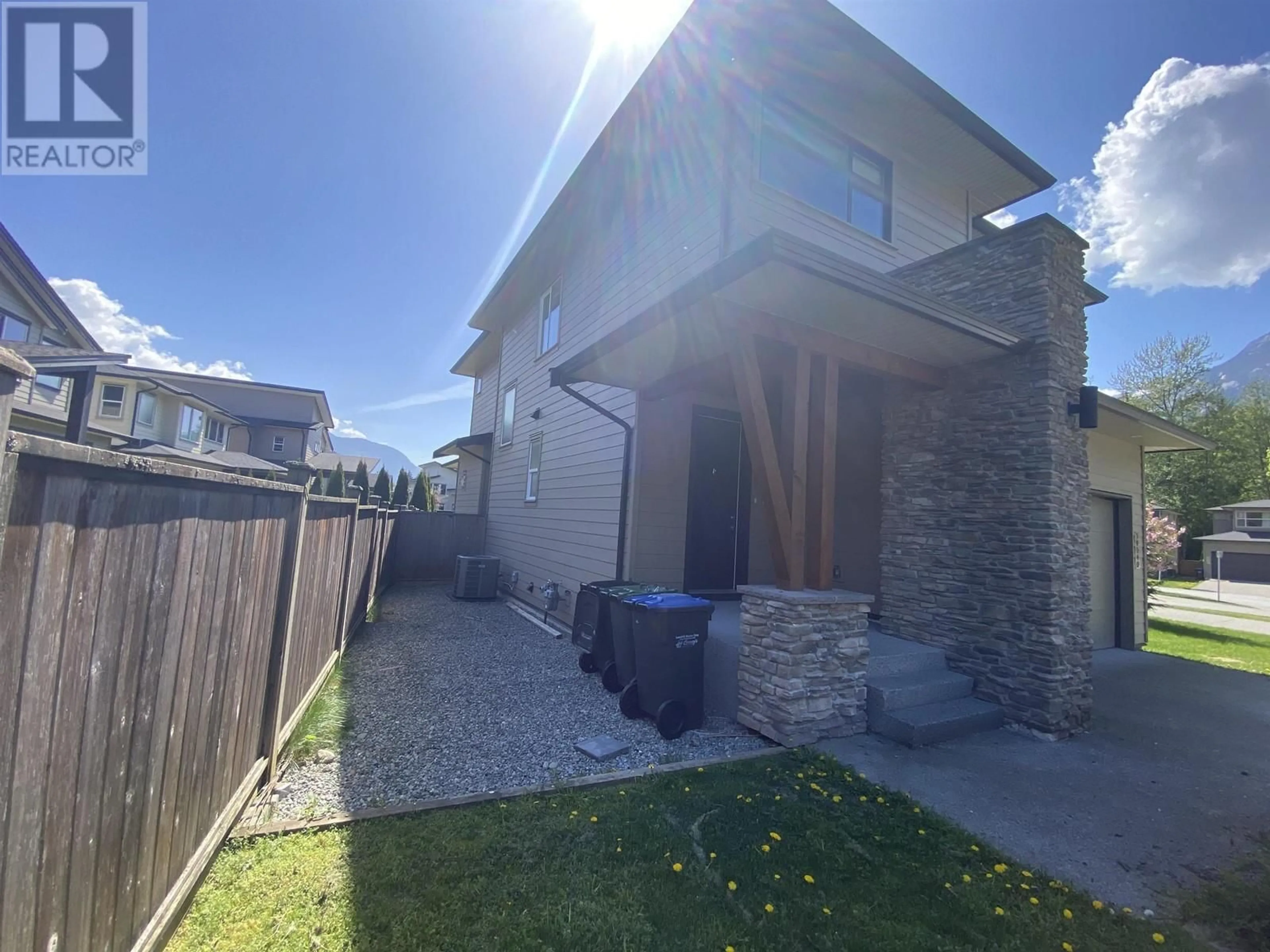 A pic from outside/outdoor area/front of a property/back of a property/a pic from drone, street for 39340 FALCON CRESCENT, Squamish British Columbia V8B0Y9