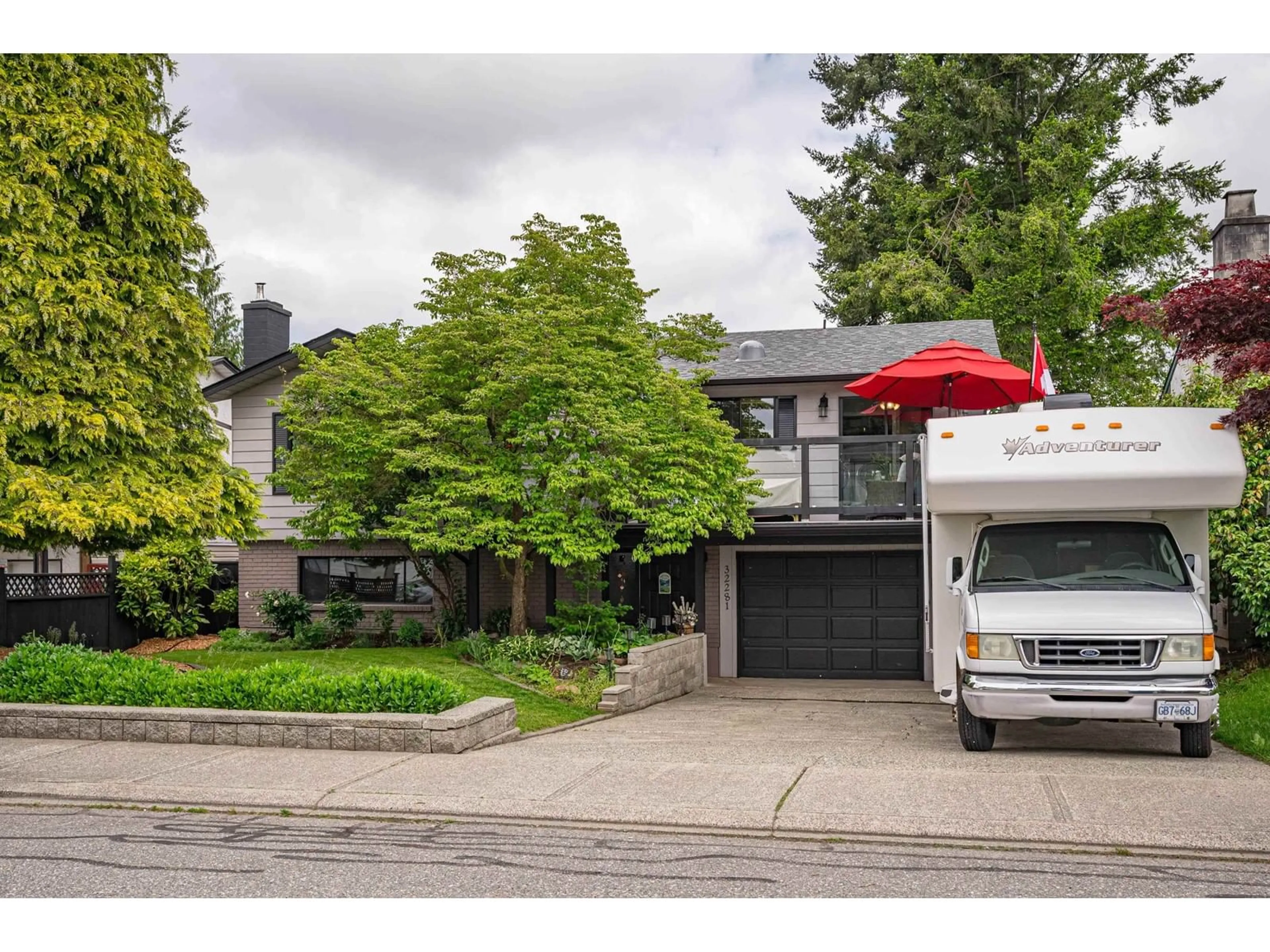 Home with vinyl exterior material, street for 32281 ADAIR, Abbotsford British Columbia V2T4L7