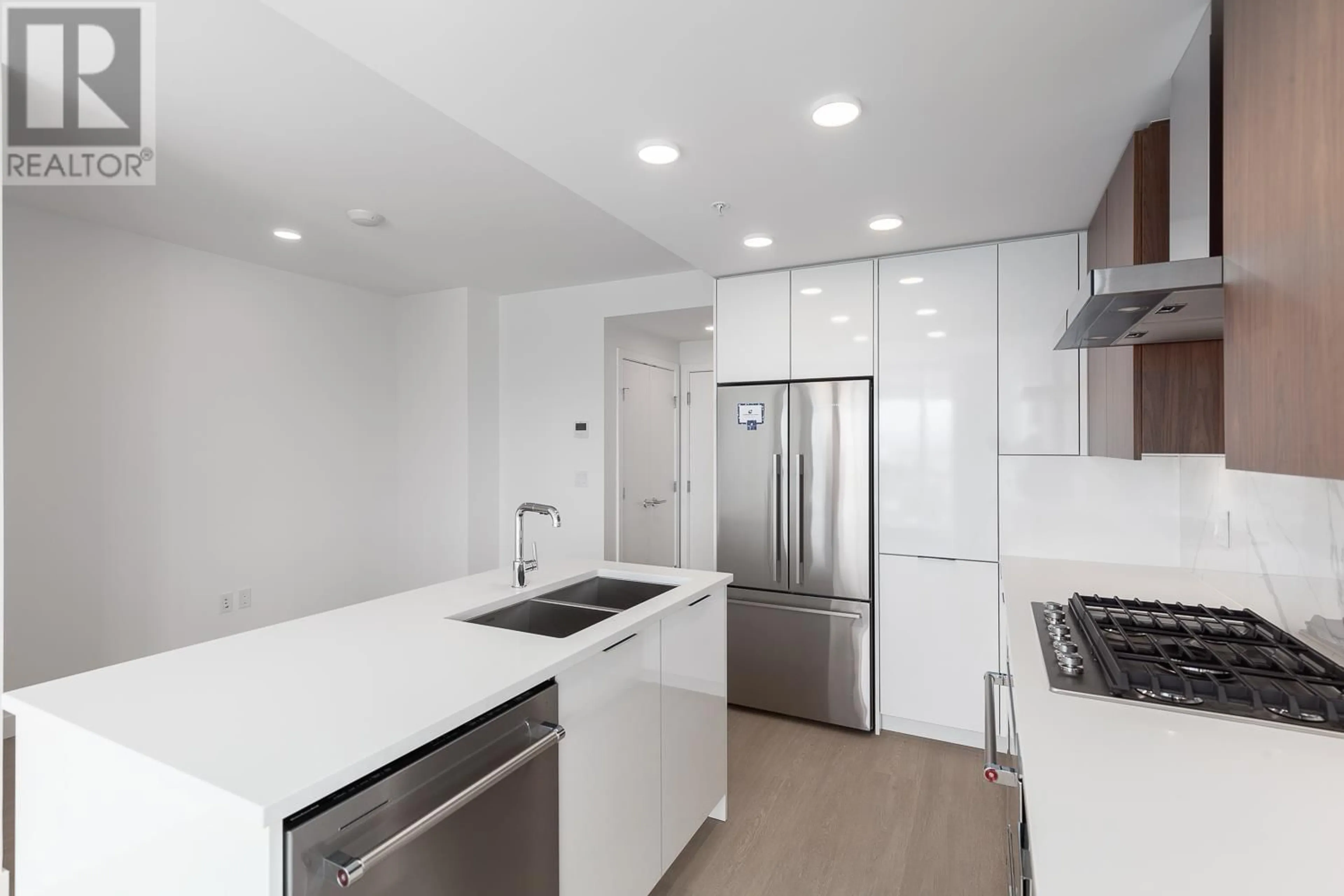 Standard kitchen, unknown for 2507 - 7769 PARK CRESCENT, Burnaby British Columbia V3N0J7